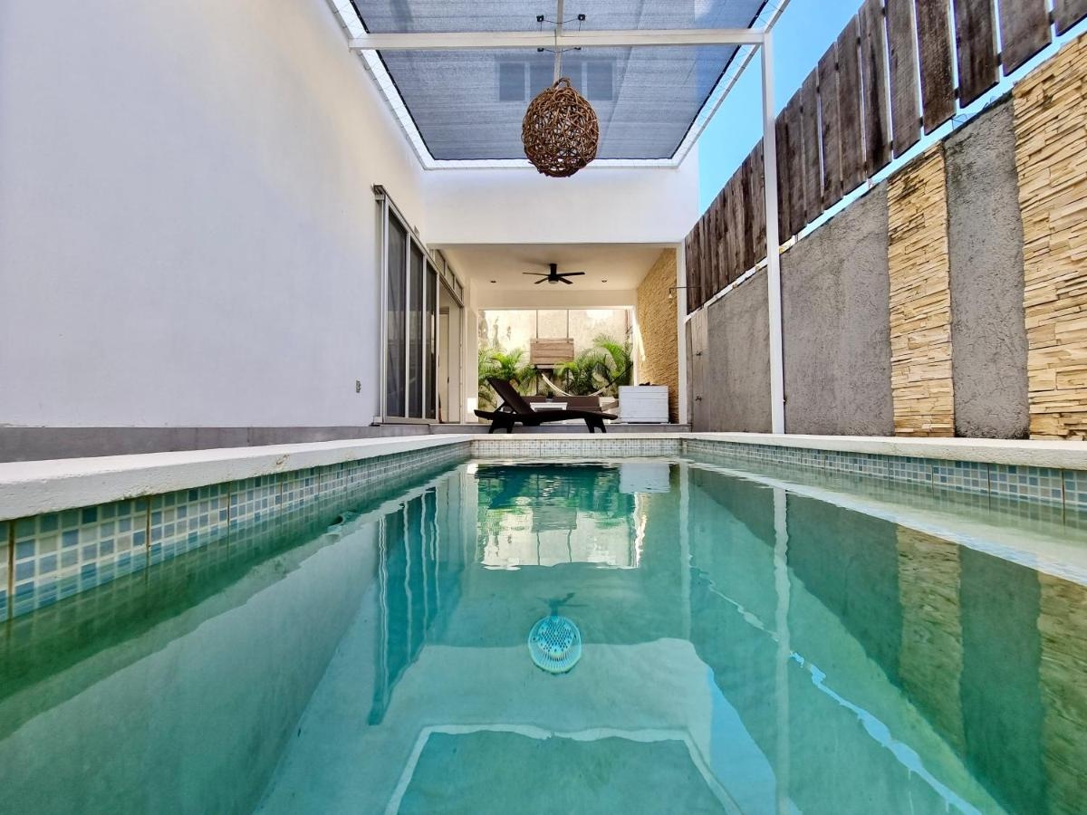 Modern Villa Rutelena +Good location+Pool+AC+Sleeps 12