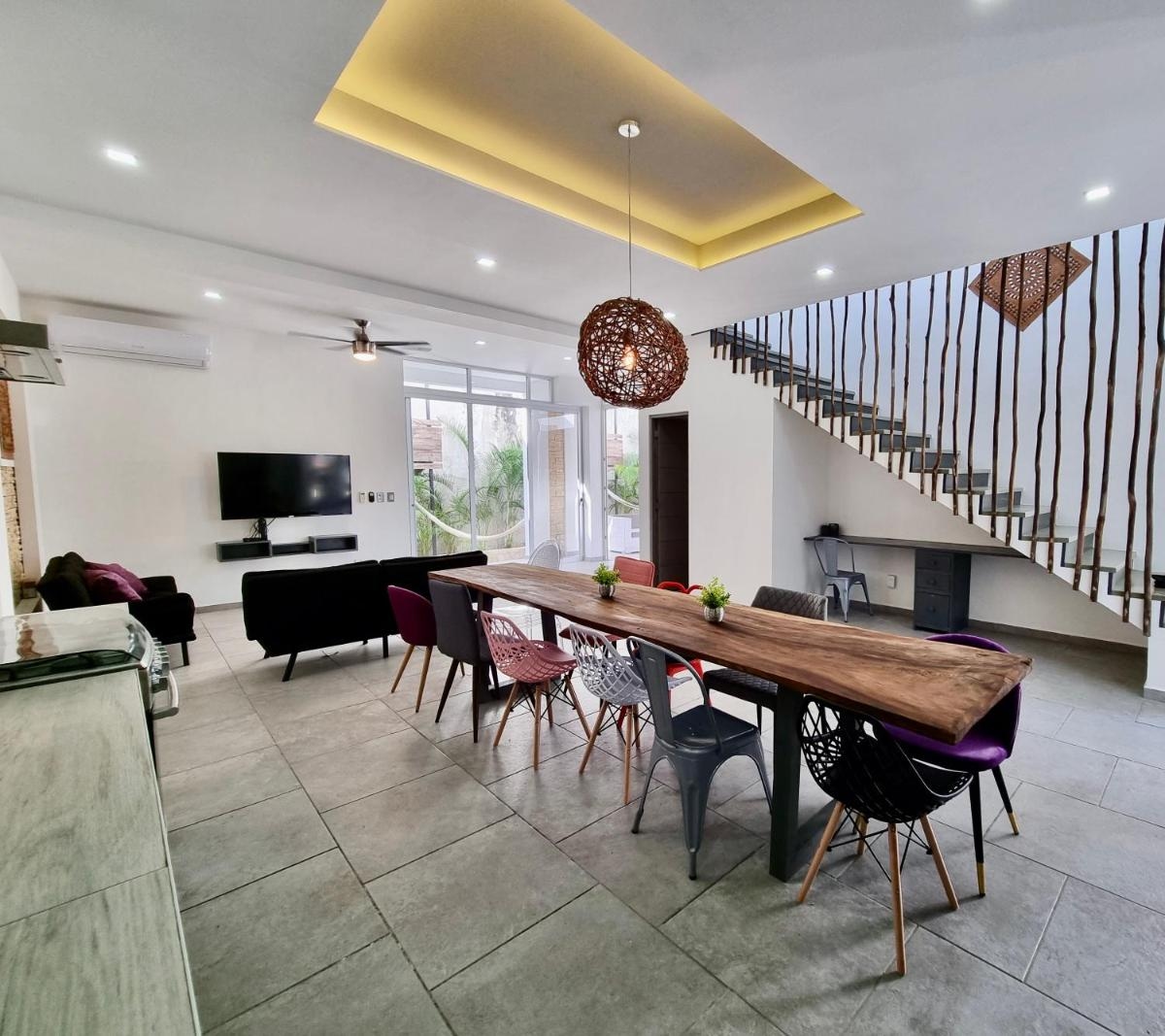 Foto de Modern Villa Rutelena +Good location+Pool+AC+Sleeps 12