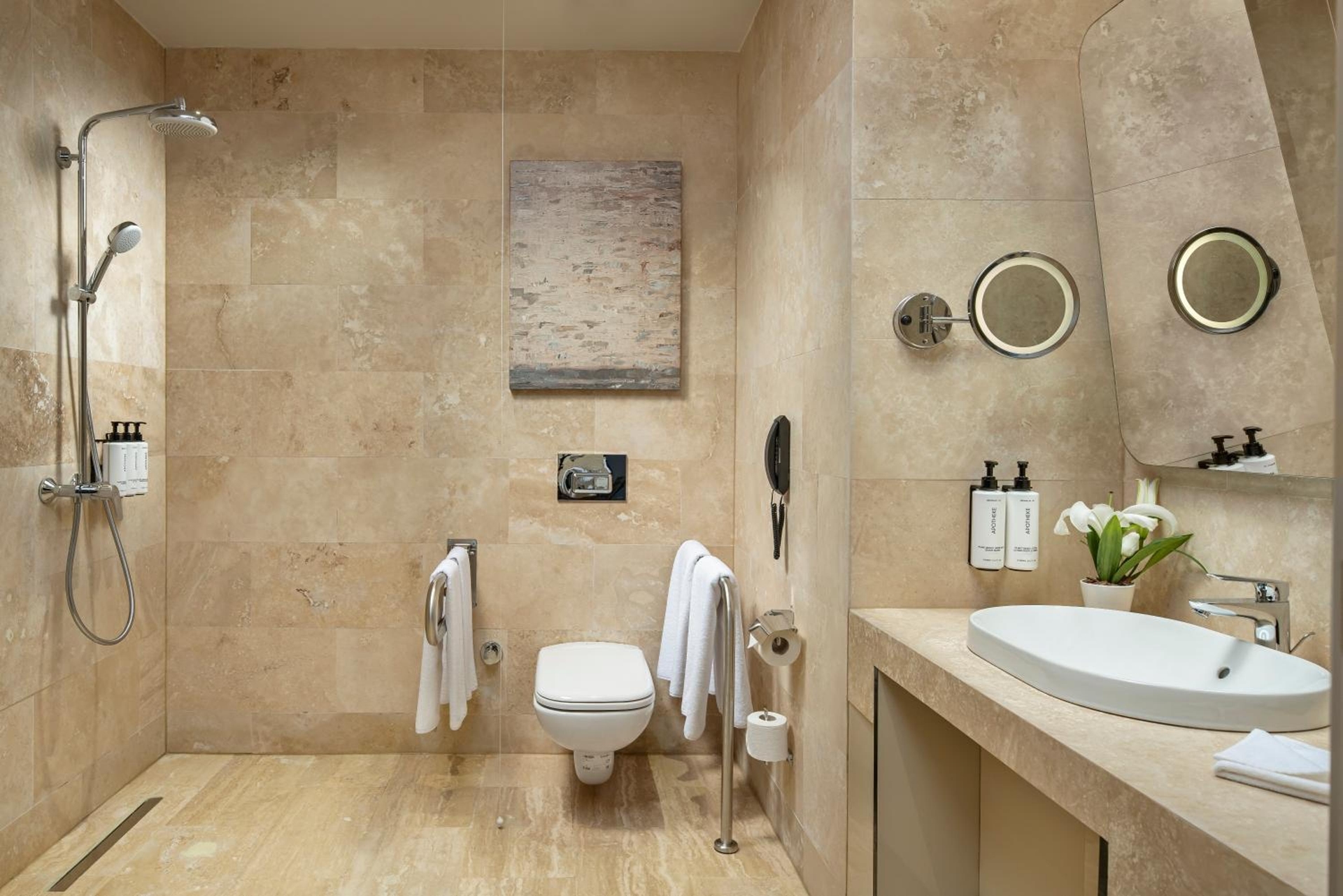 Foto de Crowne Plaza Istanbul Tuzla Viaport Marina by IHG