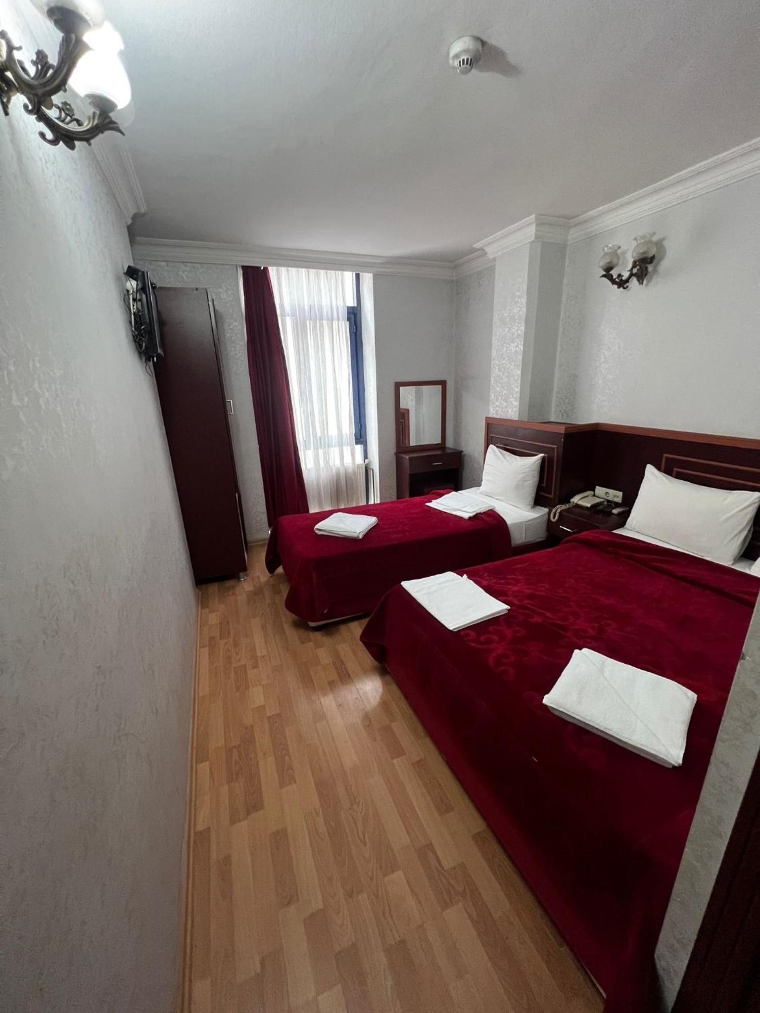 Foto de Red White Hotel
