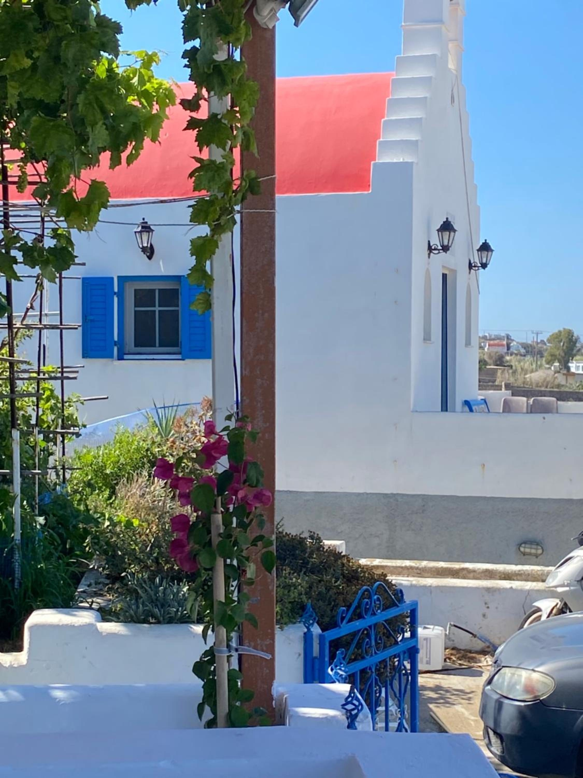 Λωνη, Aggelika