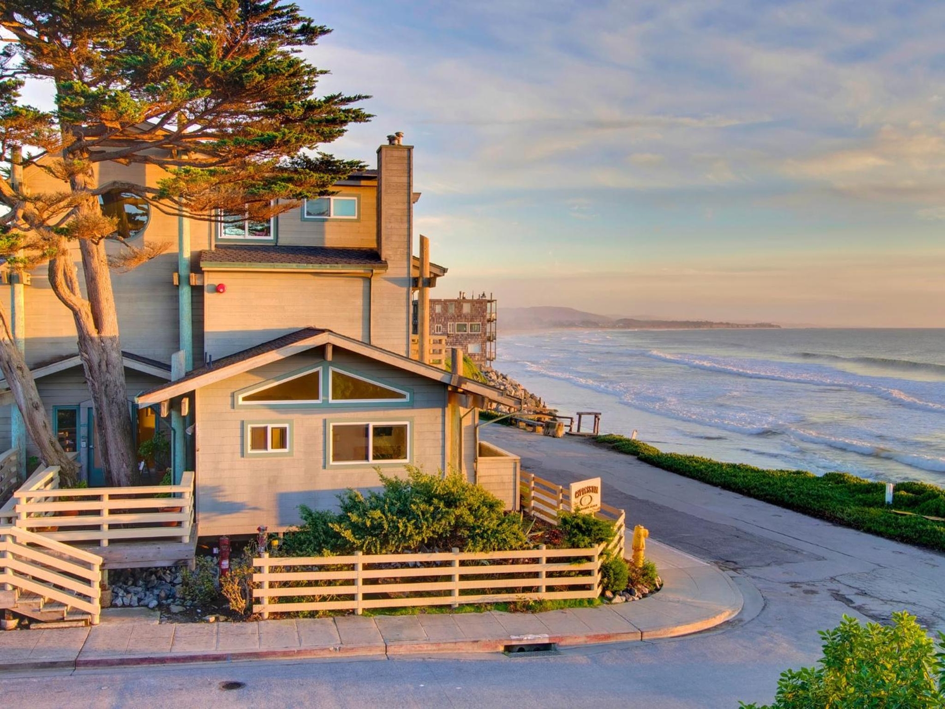 Cypress Inn on Miramar Beach, Half Moon Bay
