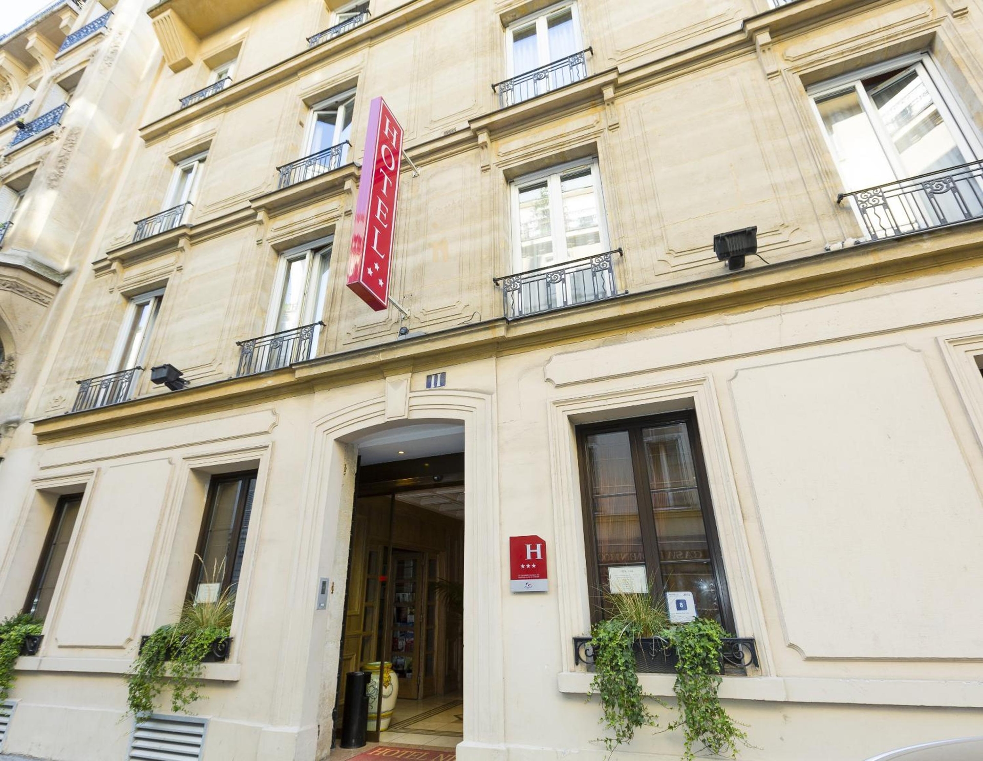 Elysees Niel Hotel