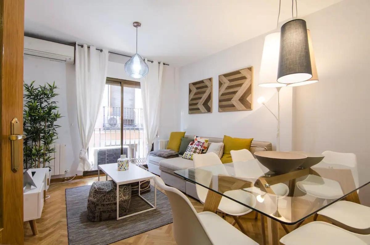 Bright & Spacious- City Center- 2Rooms-2Bathrooms, Madrid