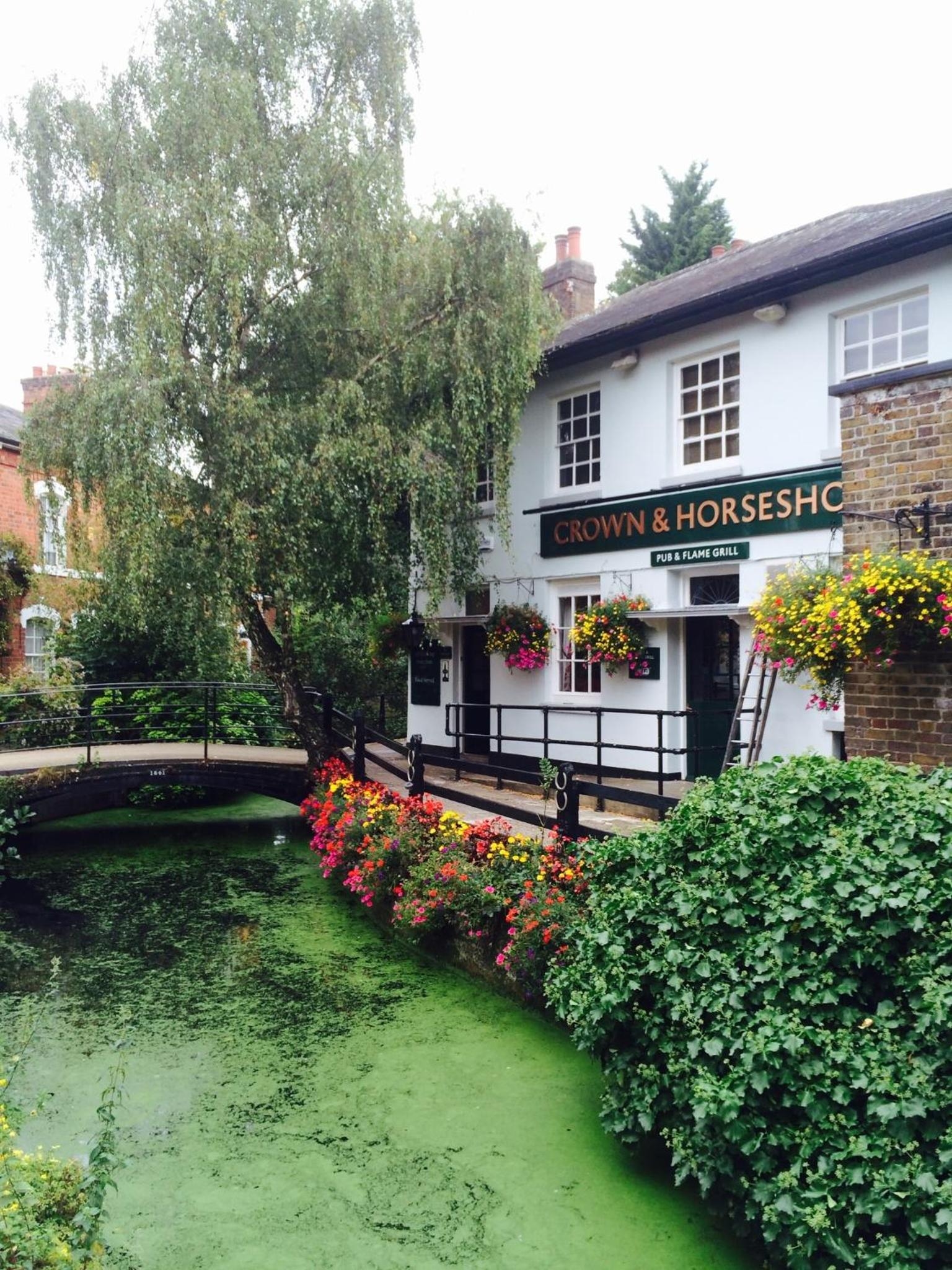Holtwhites Hotel, Enfield