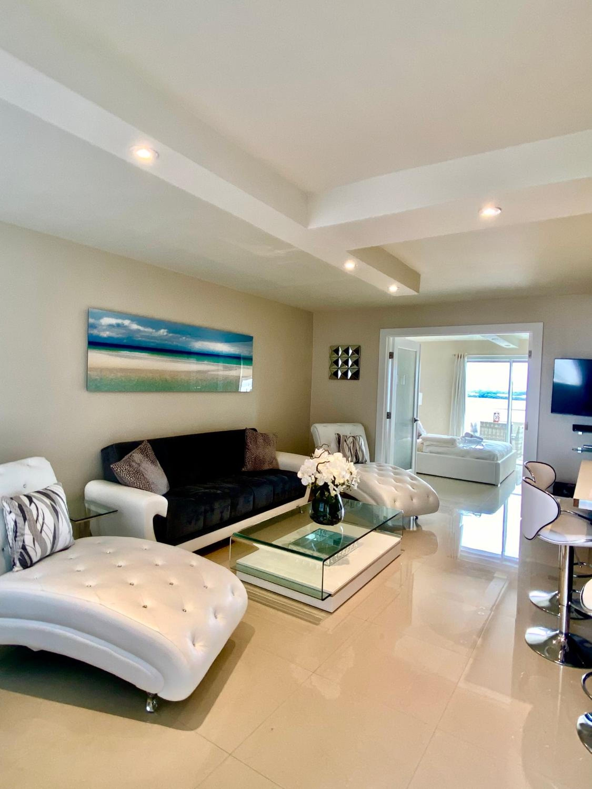 Foto de Premium Modern waterfront apartment with Miami Skyline view on the bay 5 mins drive to Miami Beach with free parking