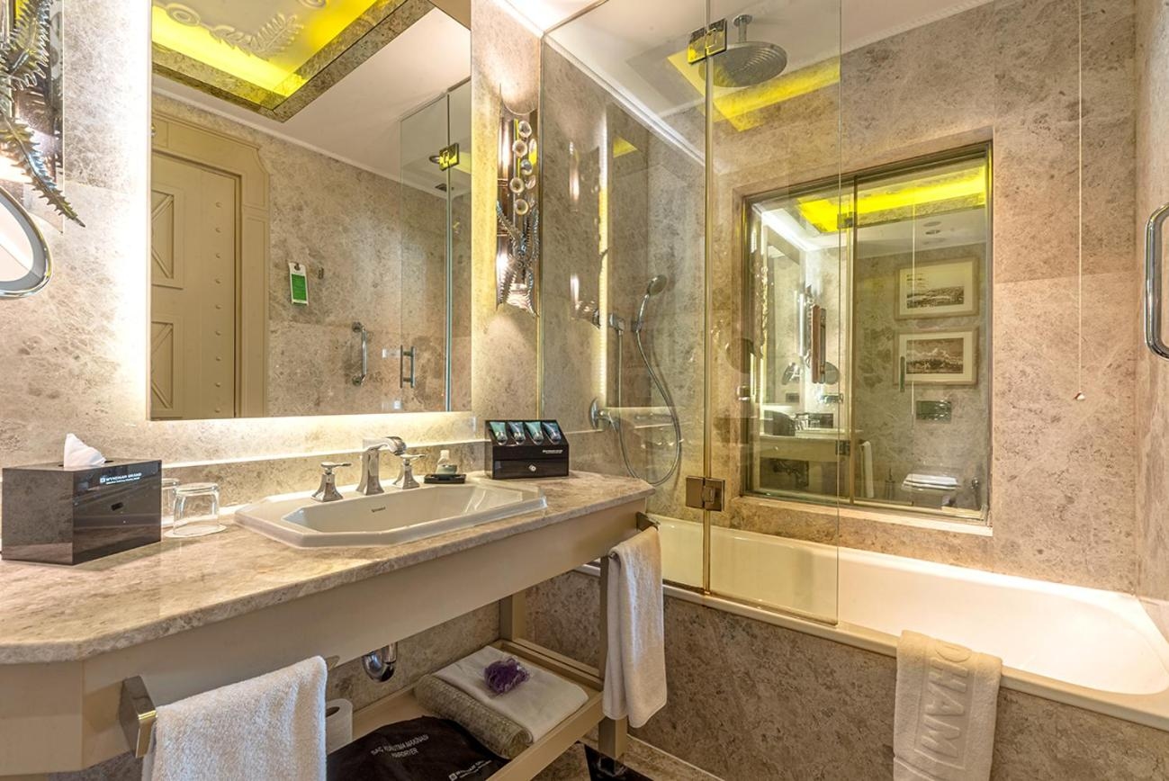 Foto de Wyndham Grand Istanbul Kalamış Marina Hotel