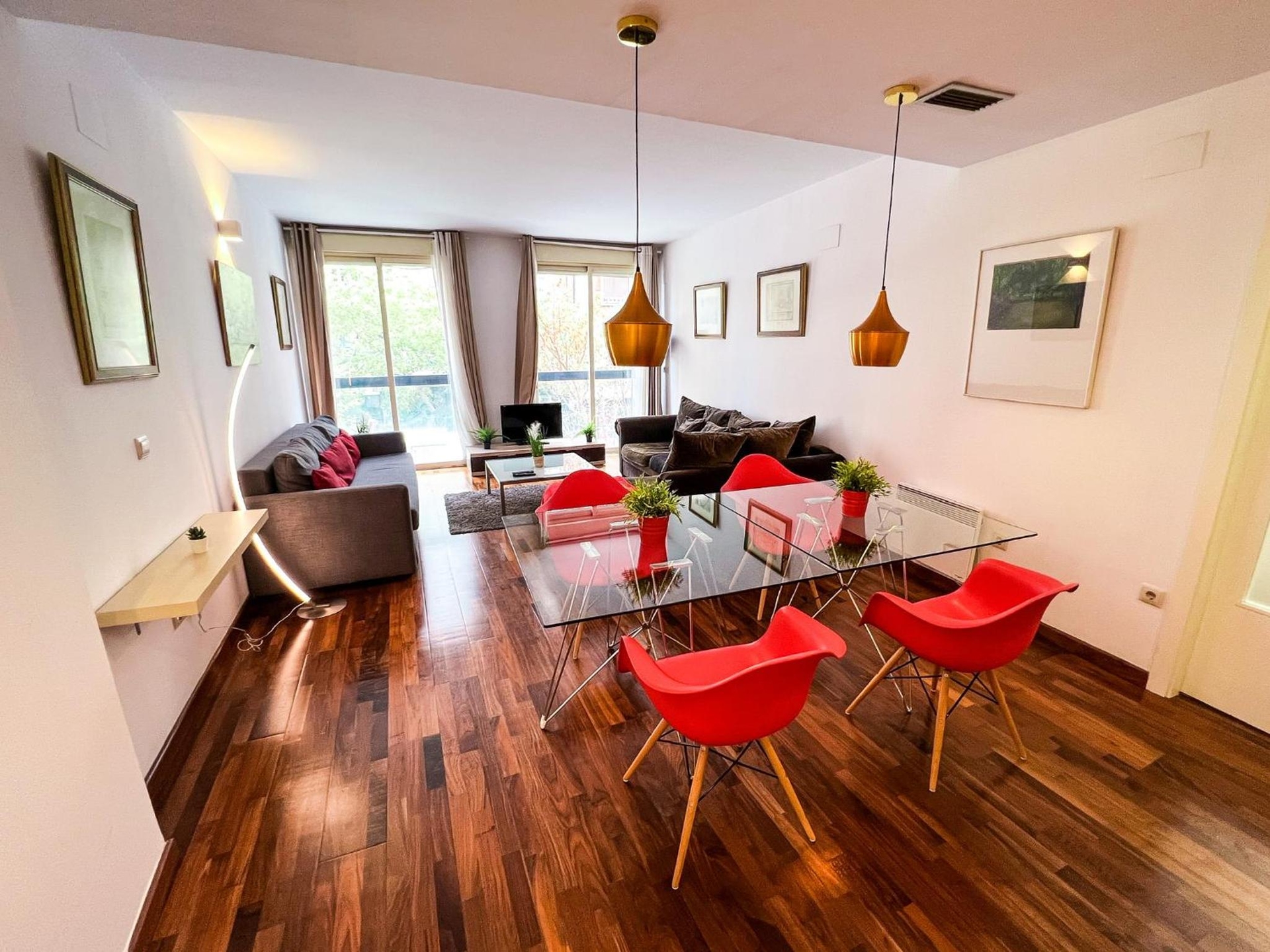 Baron Suites, Valencia