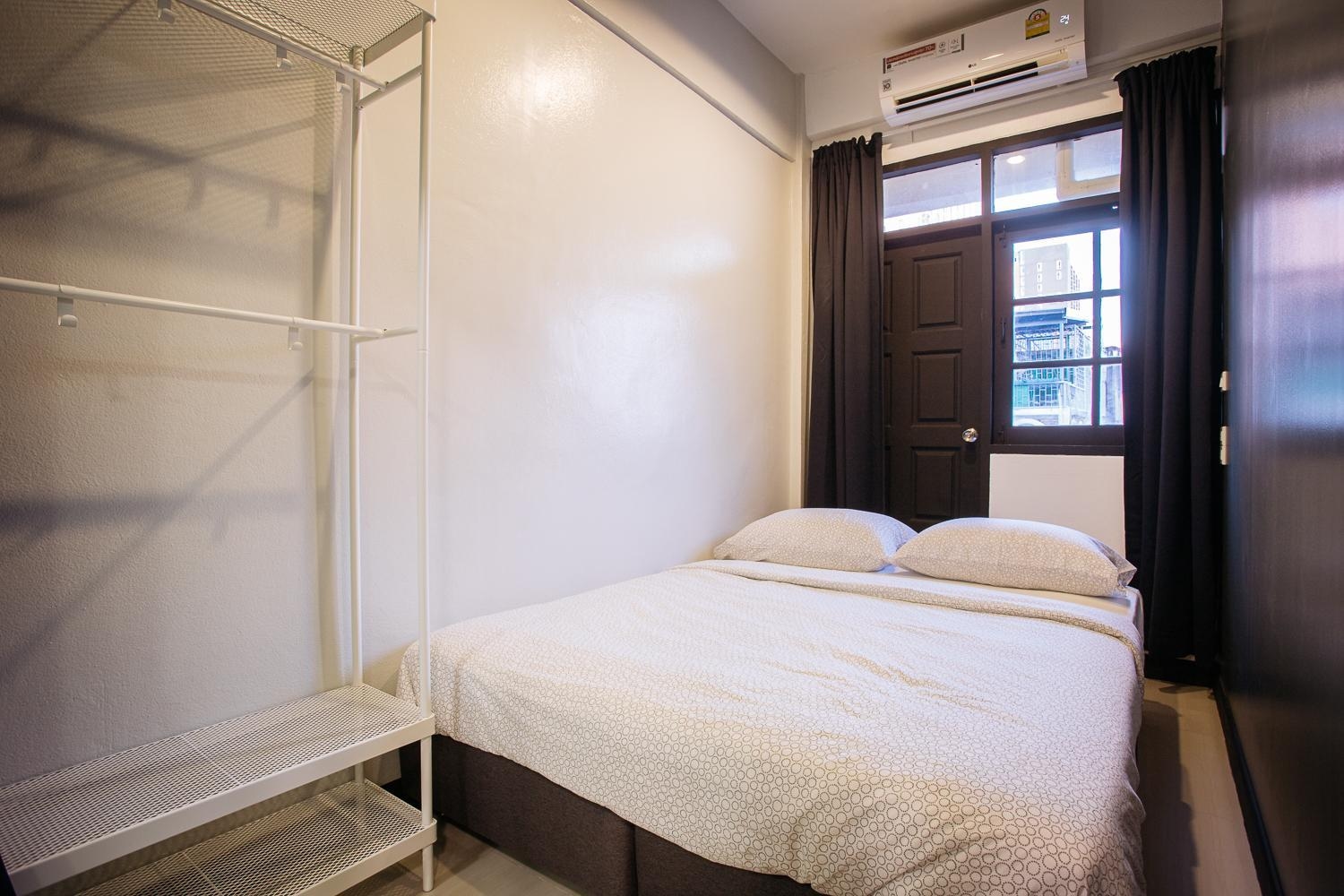 Foto de T3 TWO Bedrooms WIFI Full kitchen 1 min to BTS