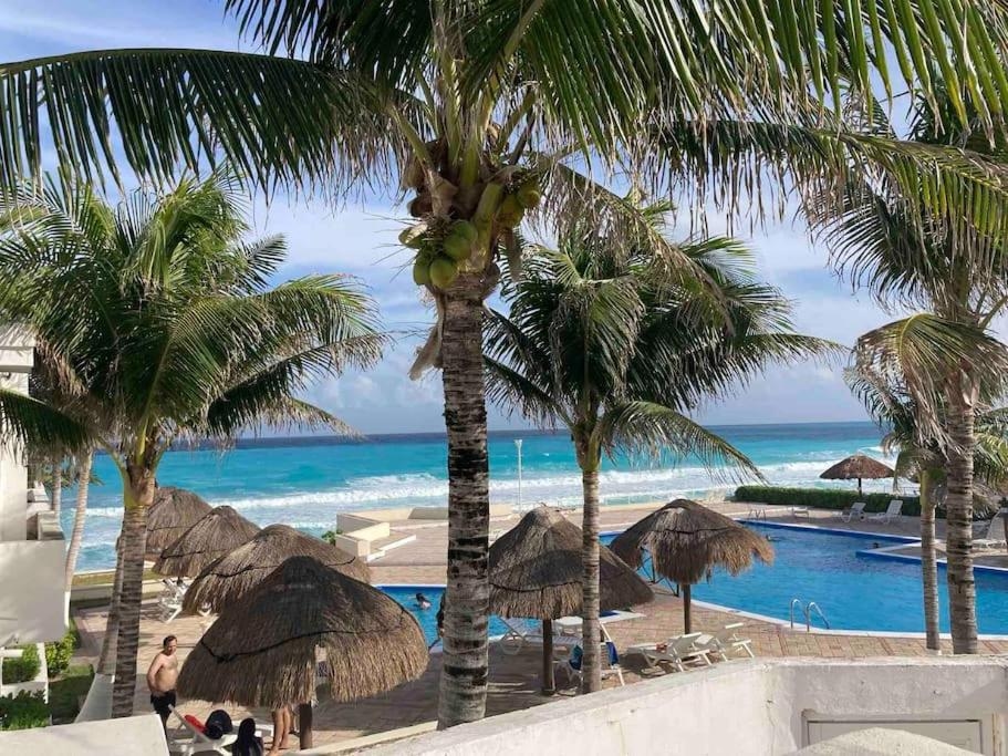 Foto de Cancun Oceanfront, Entire Apartment