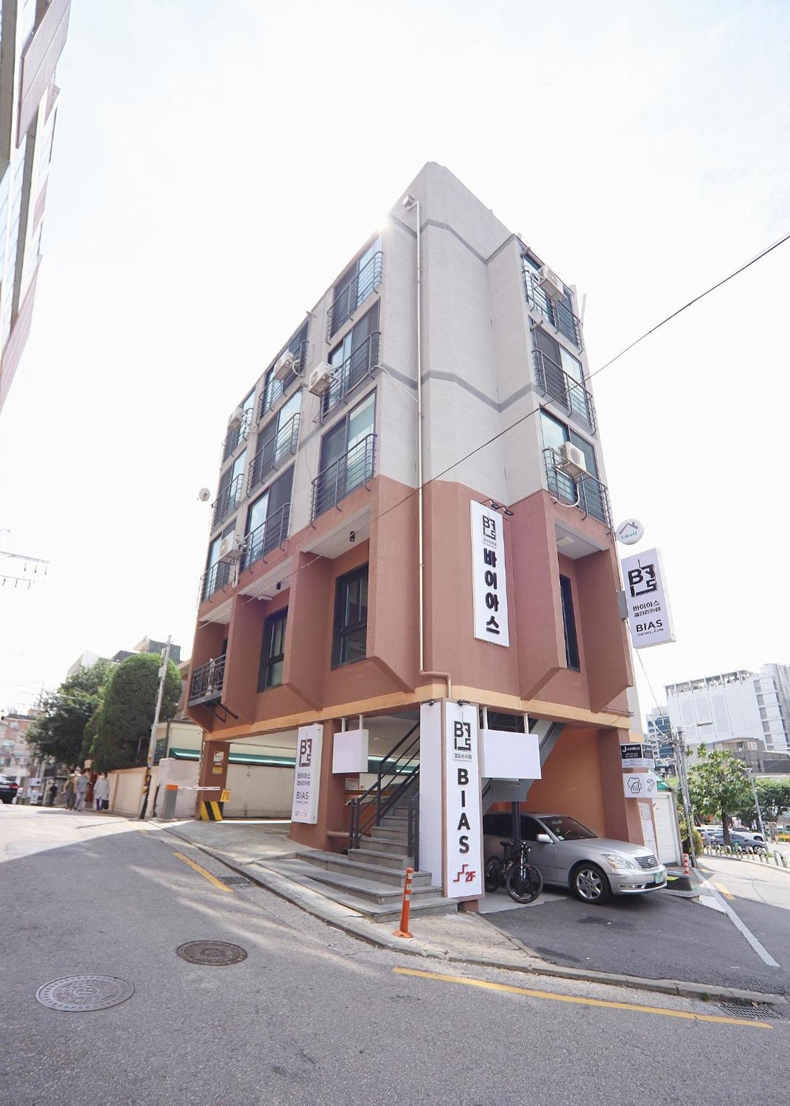 LikeU Guest house