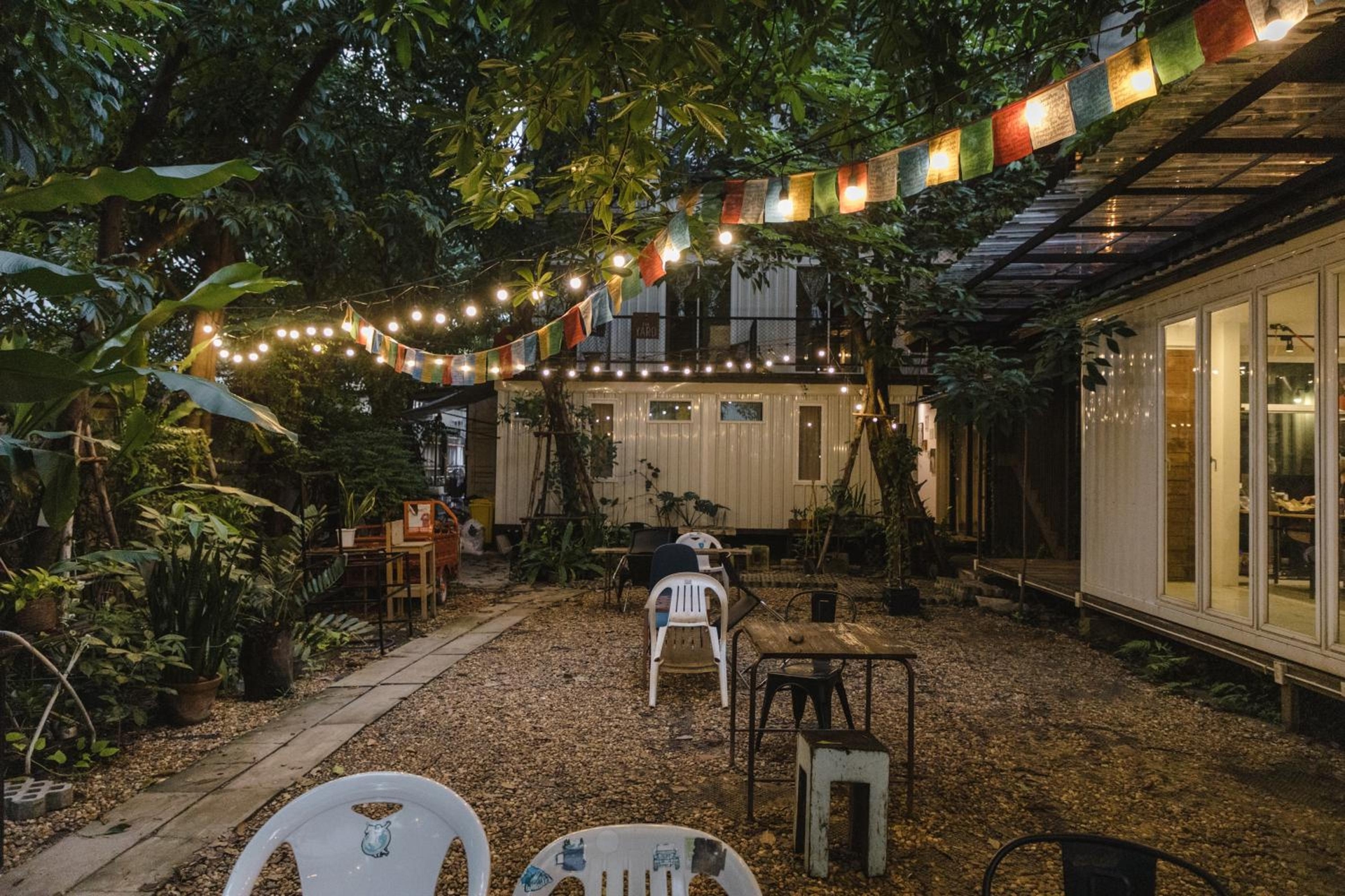 Foto de The Yard Bangkok Hostel