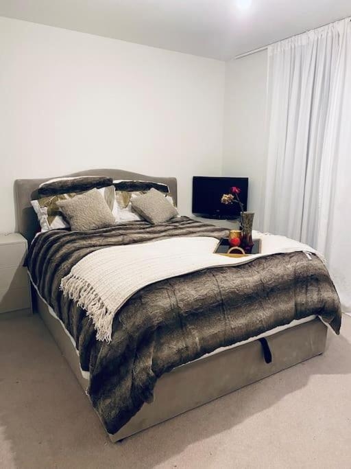 Stunning 1 Bed Luxury Apartment, Erith