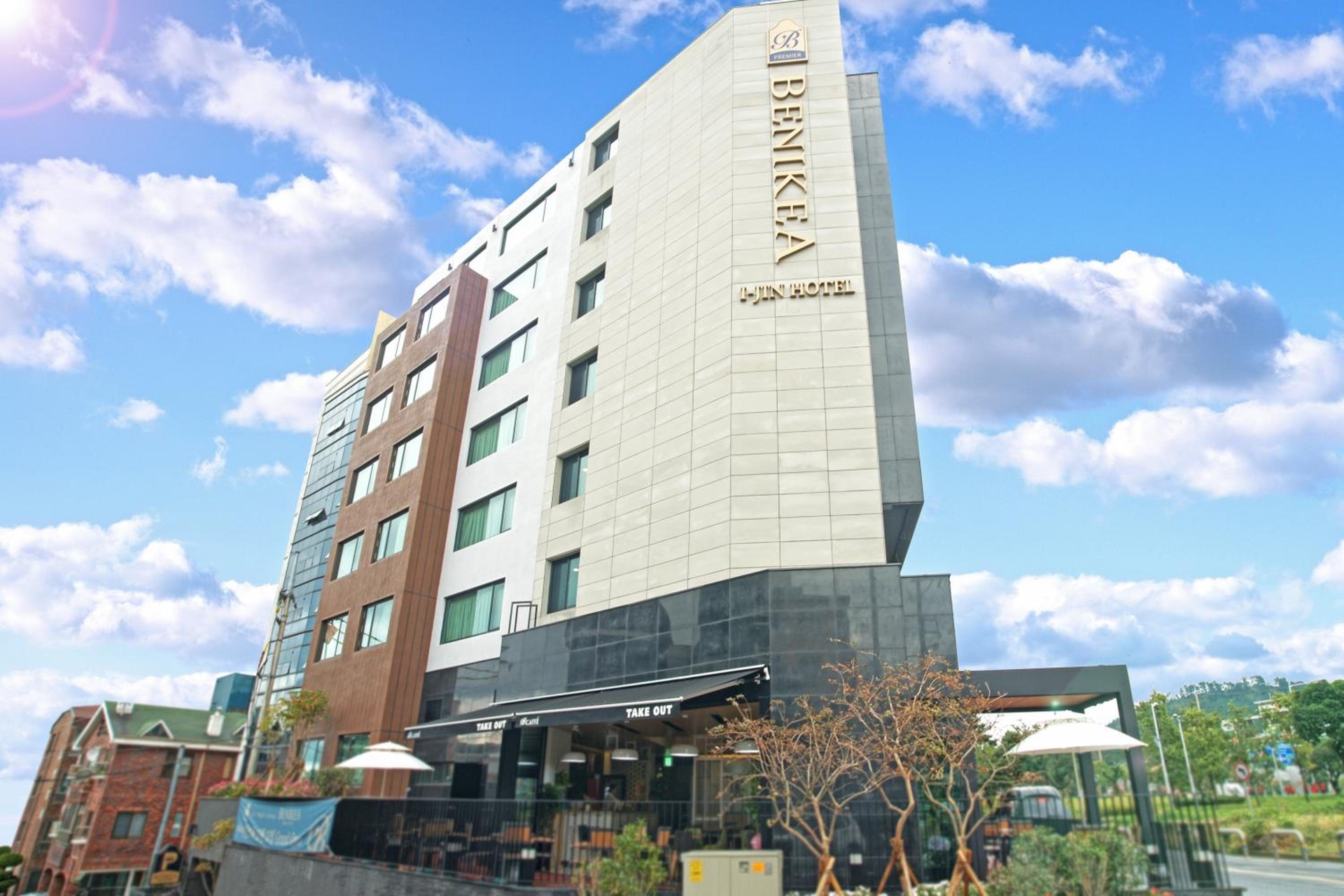 I-Jin Hotel