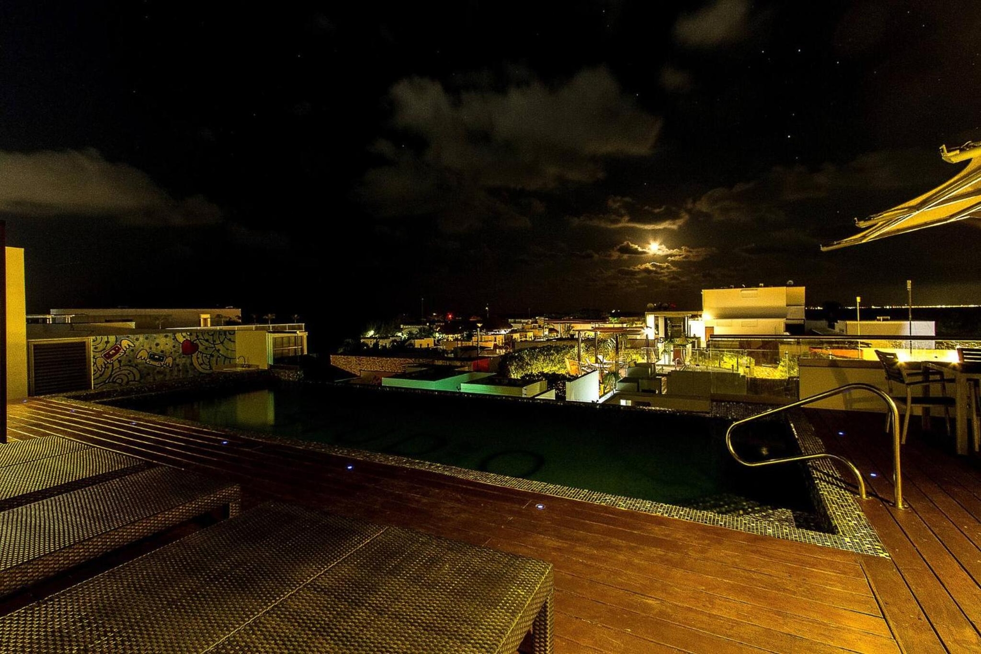 Foto de Breathtaking 2 Bedroom, Private Terrace - Bbq