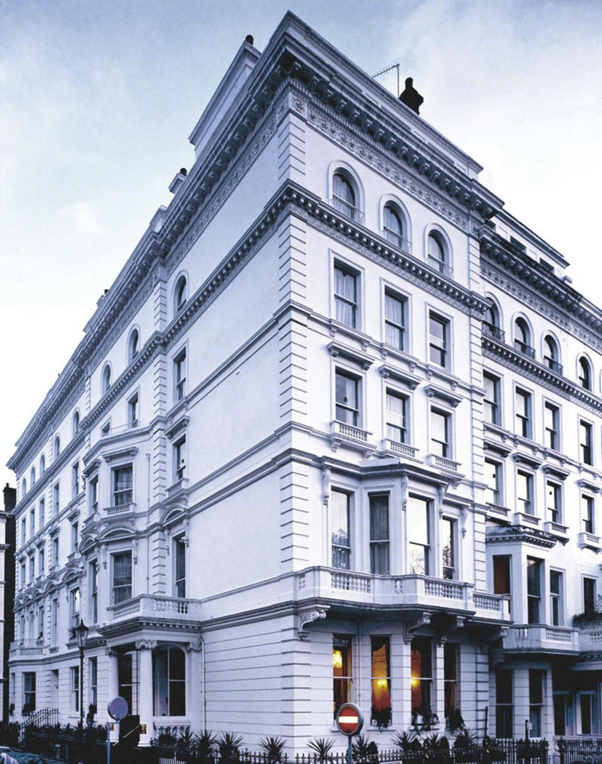Gem Strathmore Hotel, London