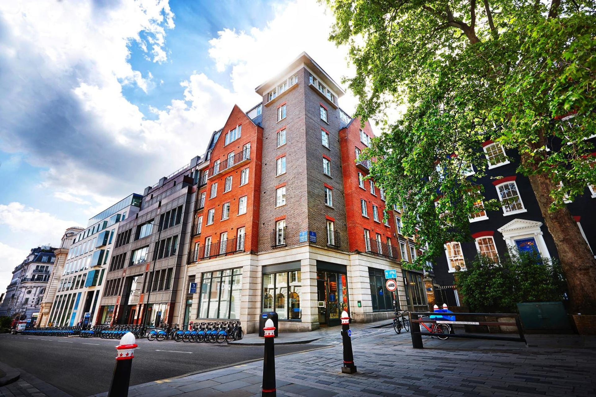 Marlin Apartments London City - Queen Street, London