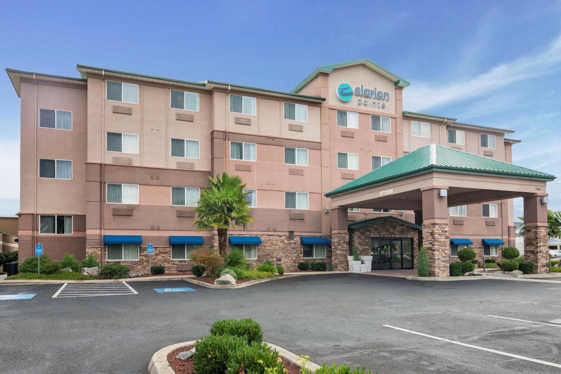 Clarion Pointe Medford, Medford