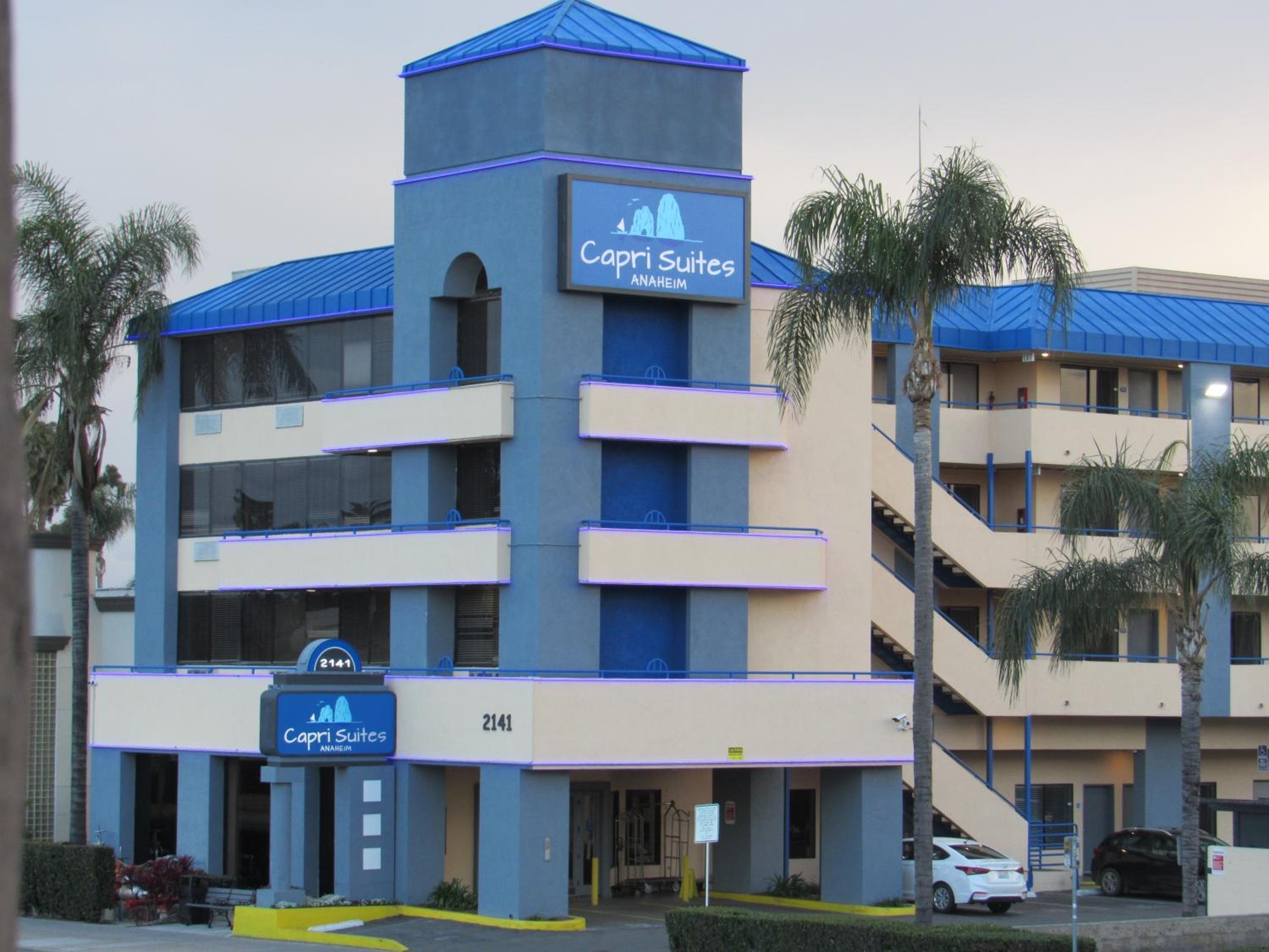 Capri Suites Anaheim, Anaheim