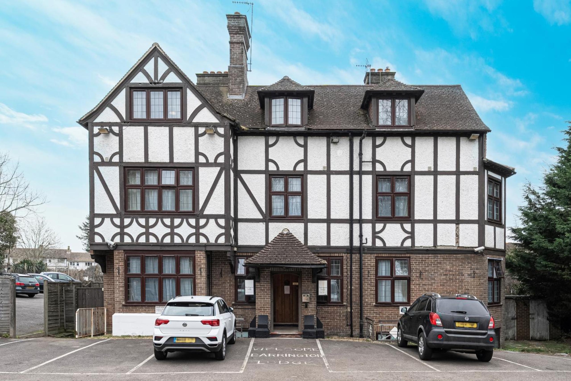 Barrington Lodge, Crawley
