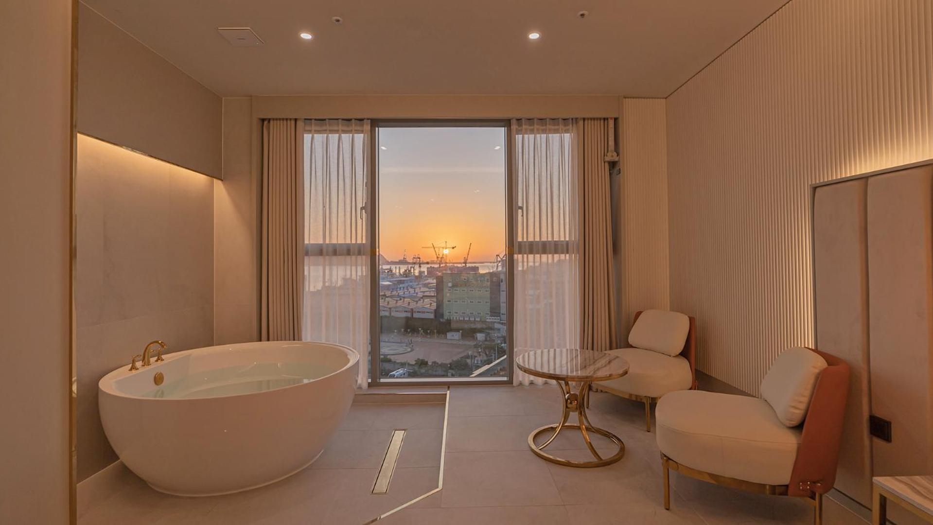Foto de Yeongdo Grandbern Hotel