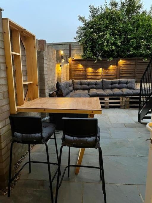 Central Windsor Modern Garden Flat, Walk 2 Sights - By Tempstay, Windsor