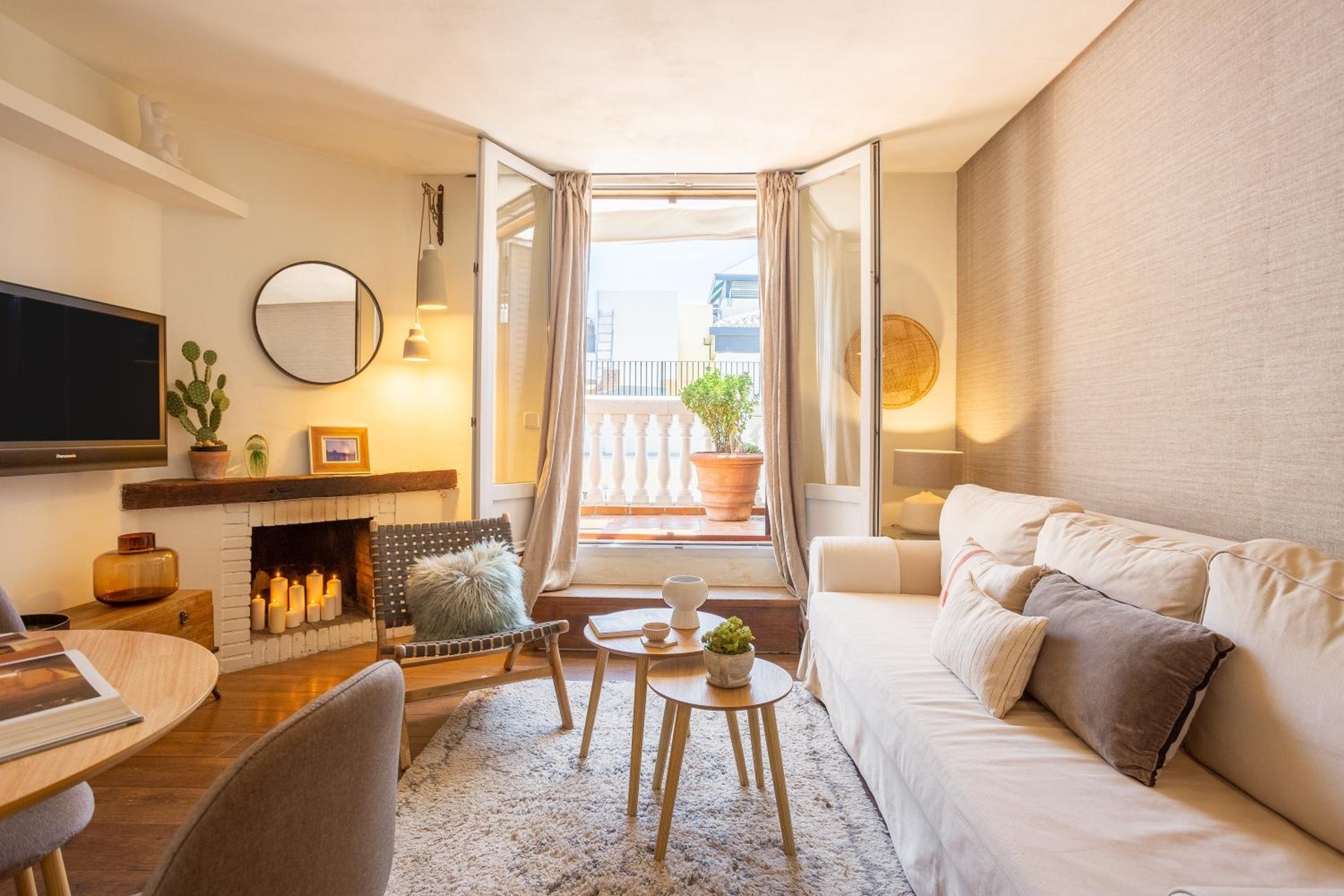 Apartamento con terraza junto a Sol, Madrid