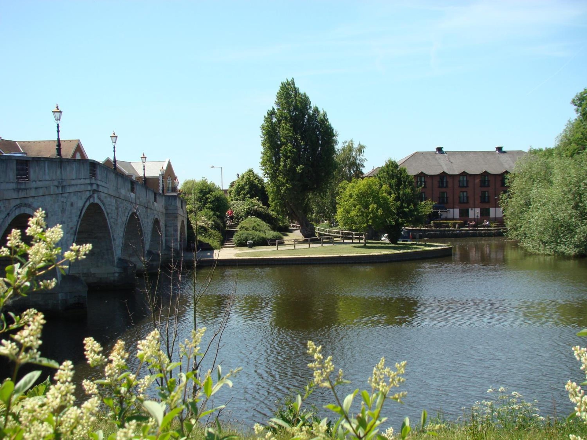 The Bridge Hotel, Chertsey
