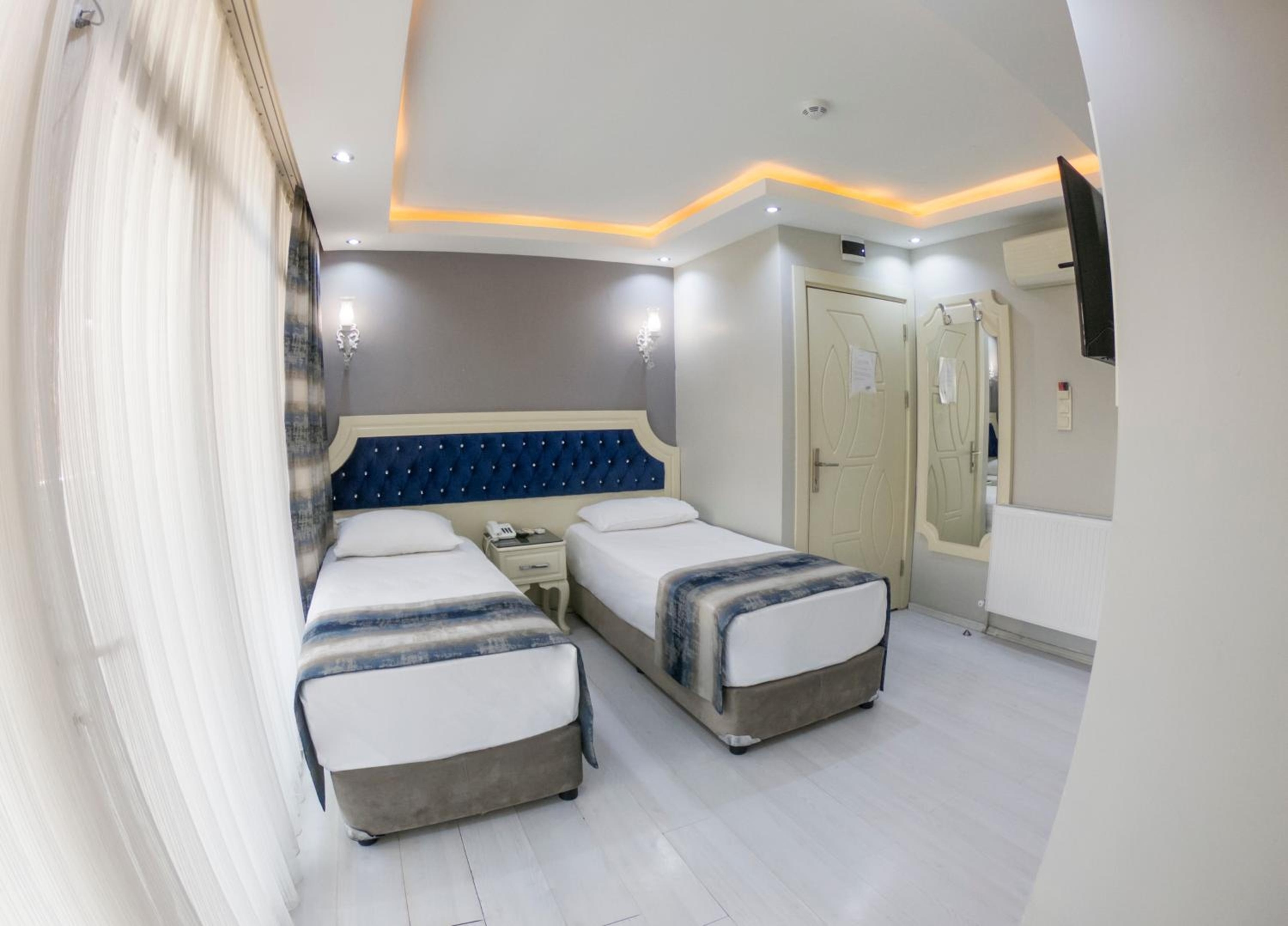 Foto de Crowned Plus Hotel