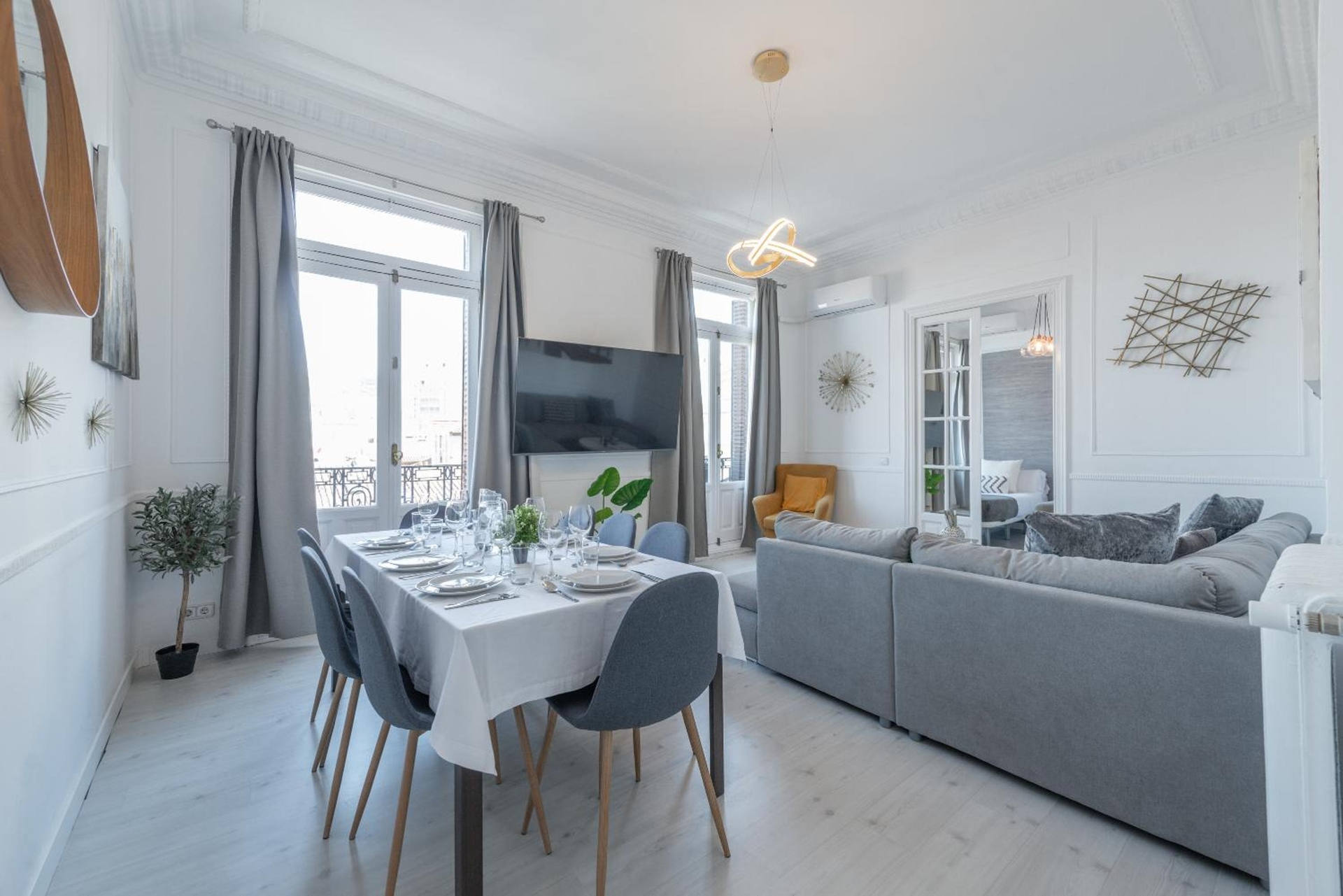 PENTHOUSE deluxe GRANVIA, by MONARO*****, Madrid