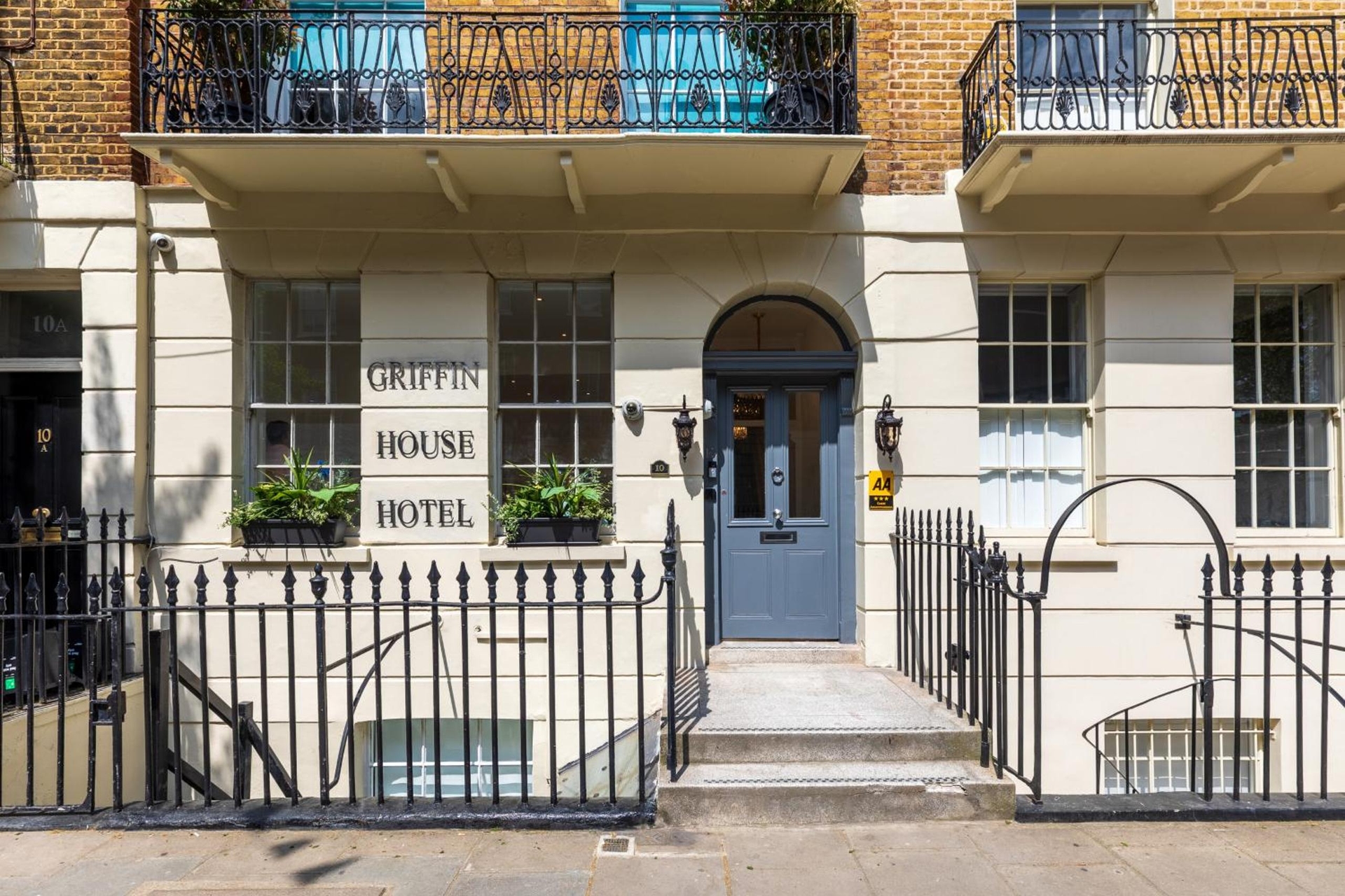 Griffin House Hotel, London