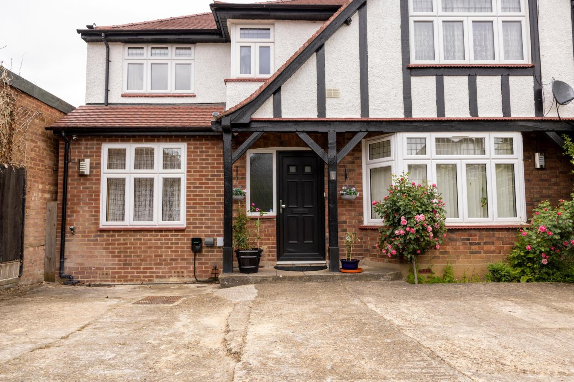 London VEGETARIAN Smoke & Pet Free En-suite with EV parking, Stone Grove