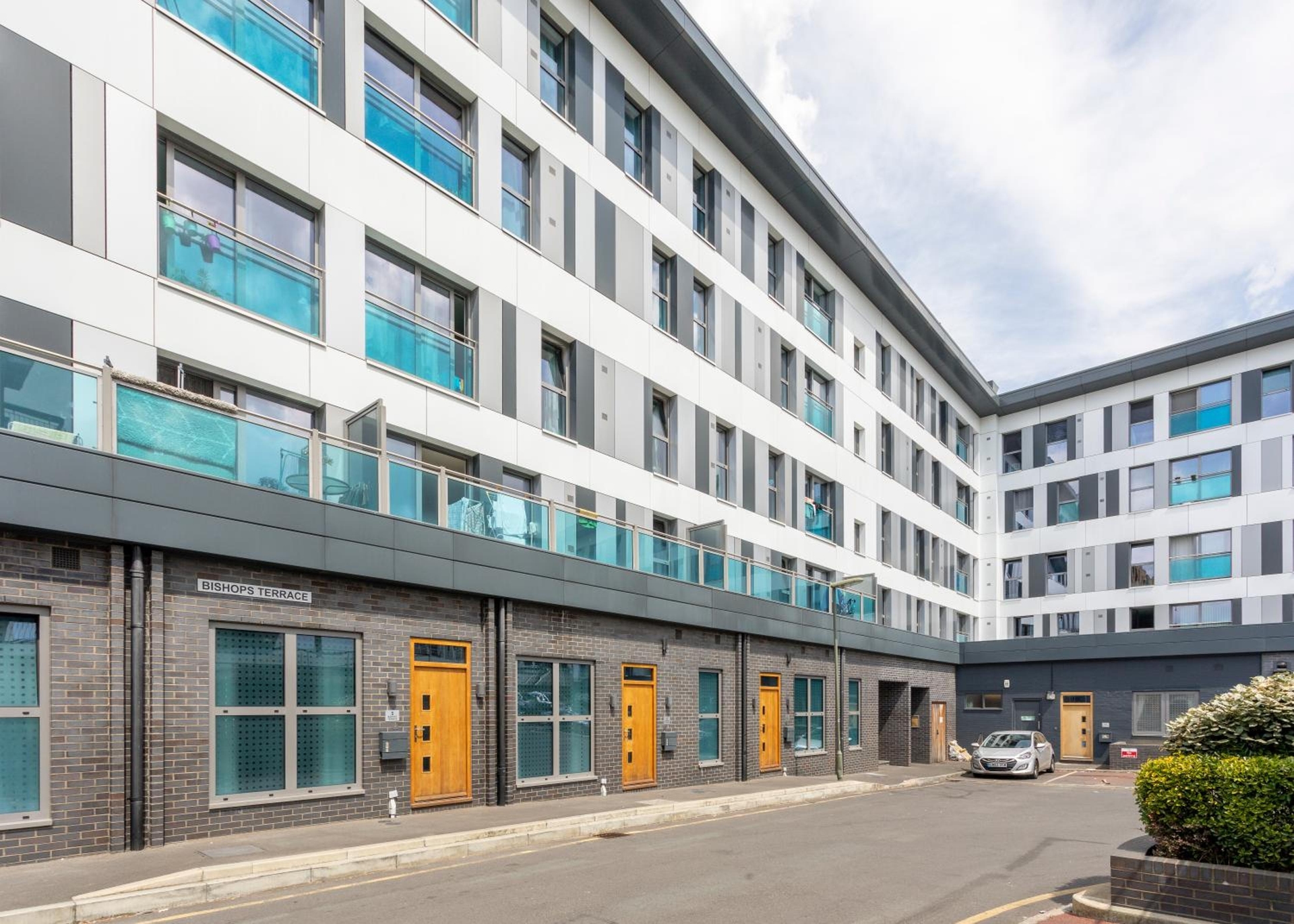 1 Bed Apartment - Redhill Central, Surrey, Gatwick #3, Redhill