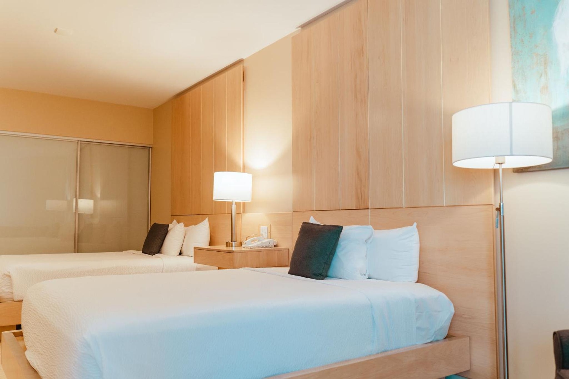Foto de The Mill Resort and Suites
