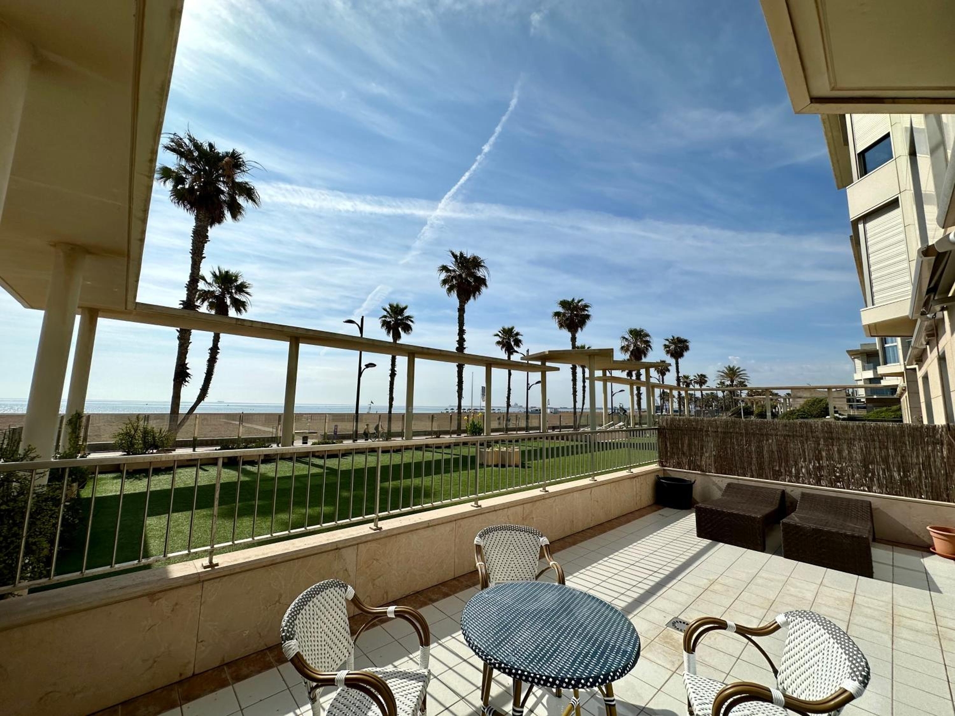 Reinapart Patacona Beachfront Seaview, Valencia