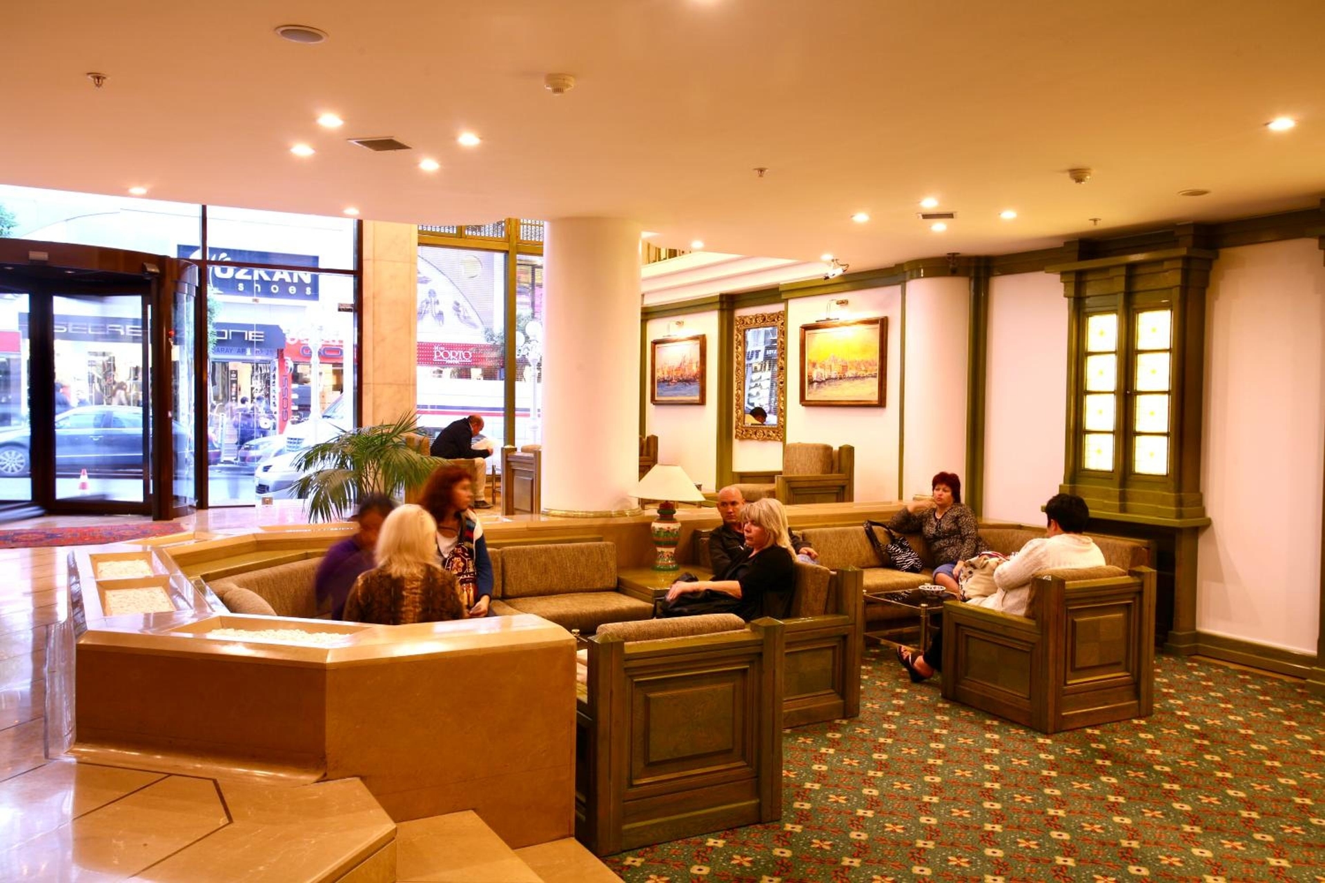 Foto de Istanbul Royal Hotel