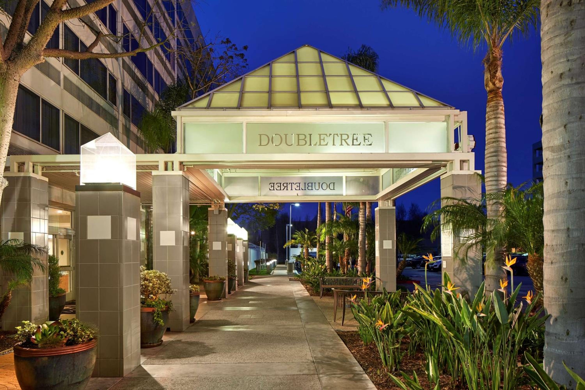 DoubleTree by Hilton LAX - El Segundo, El Segundo