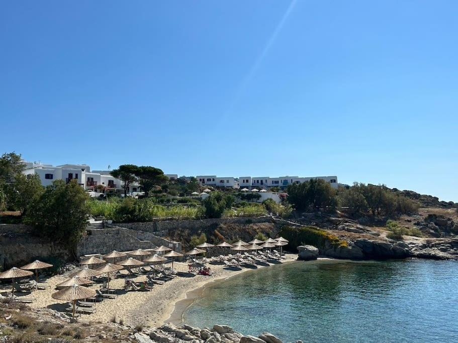 Laullie, Ornos