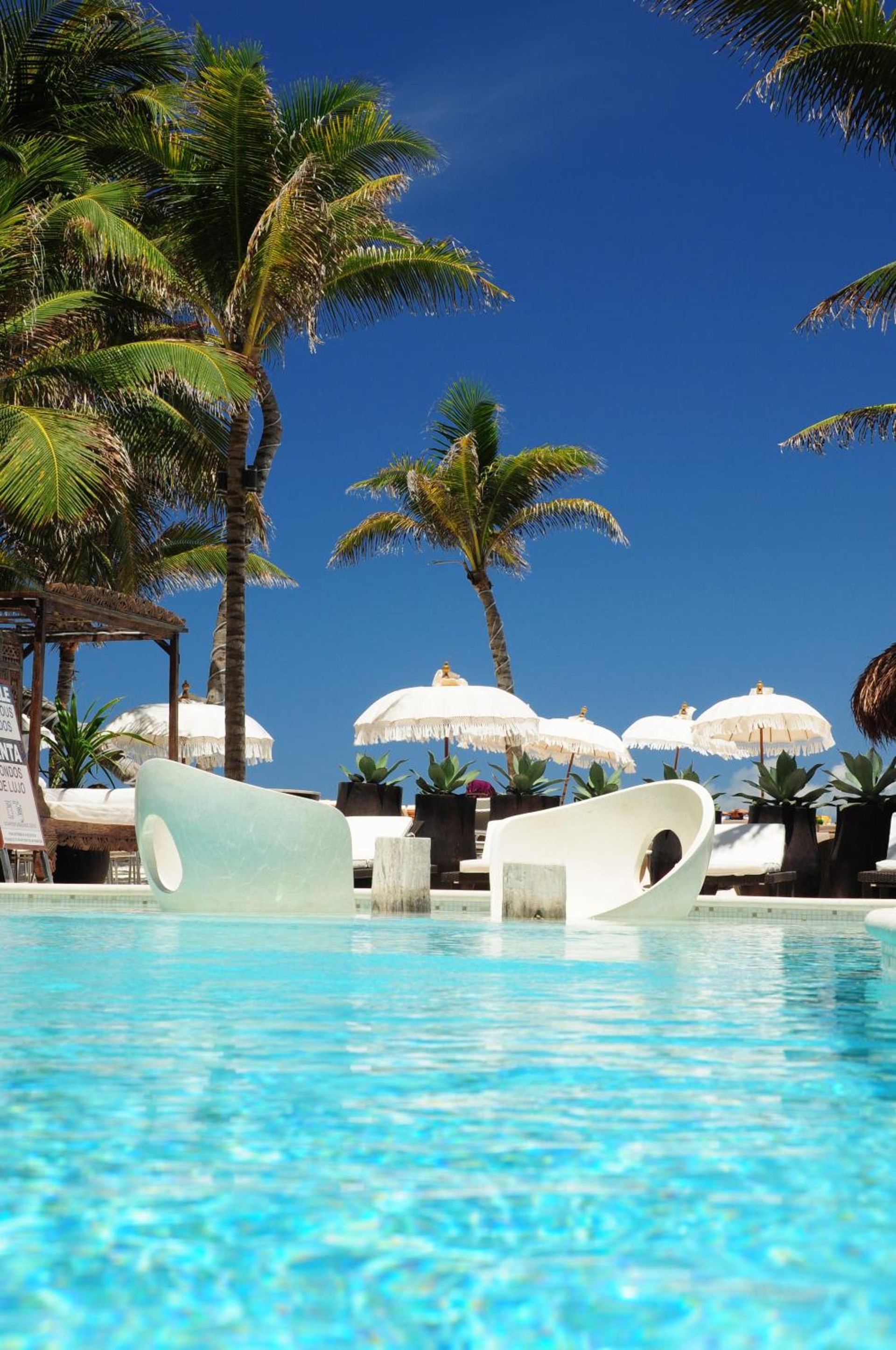 Foto de El Taj Oceanfront and Beachside Condo Hotel