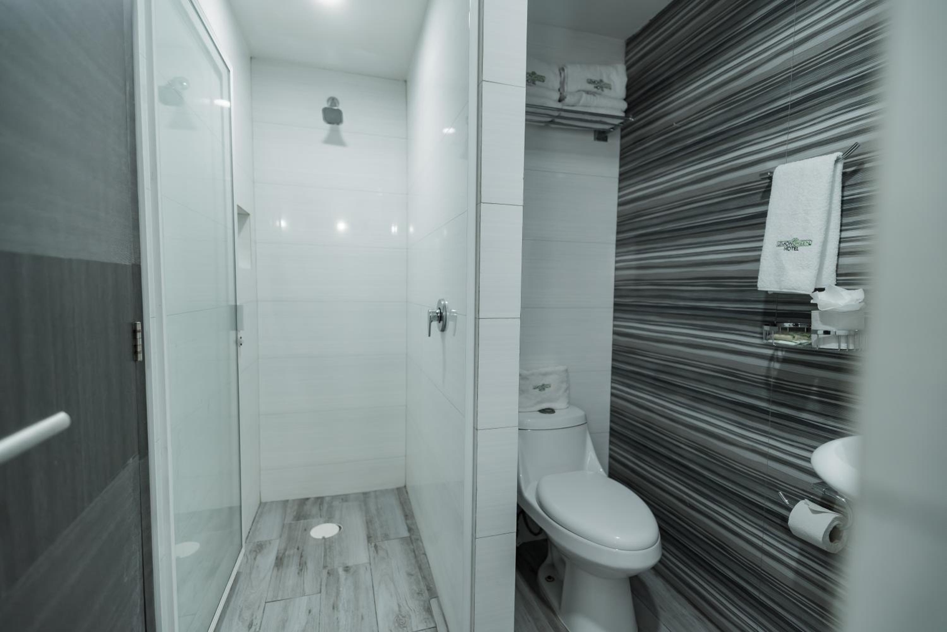 Foto de HOTEL LEMON GREEN -Zona Expo Frente al Centro de Convenciones