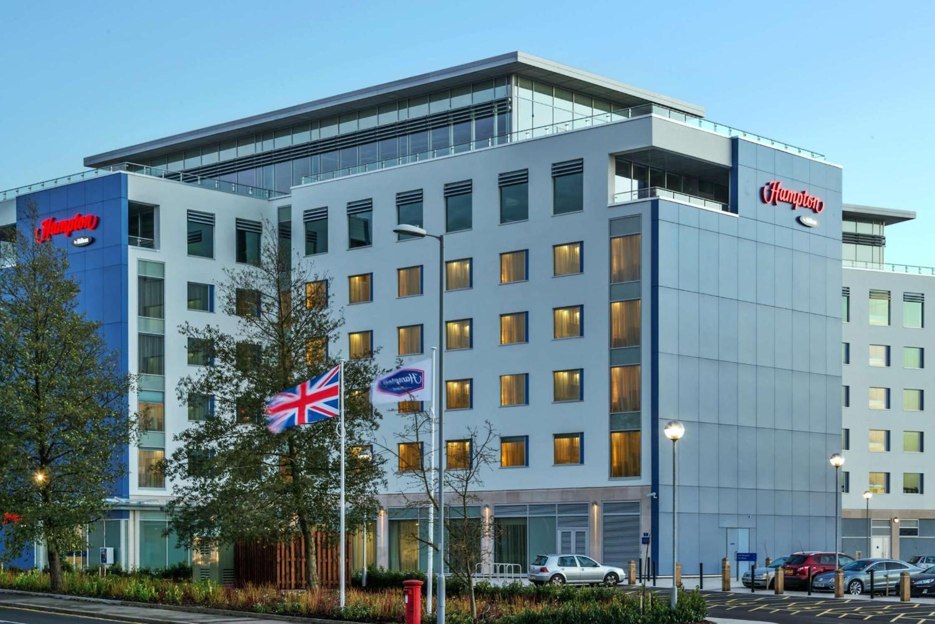 Hampton by Hilton Luton Airport, Luton