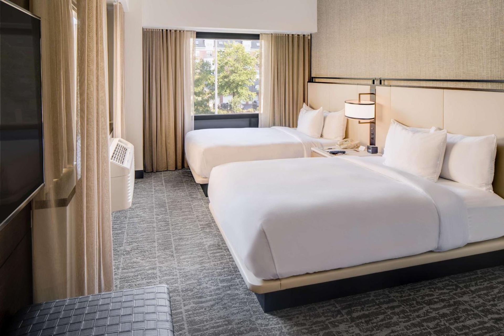 Foto de DoubleTree by Hilton Hotel & Suites Jersey City