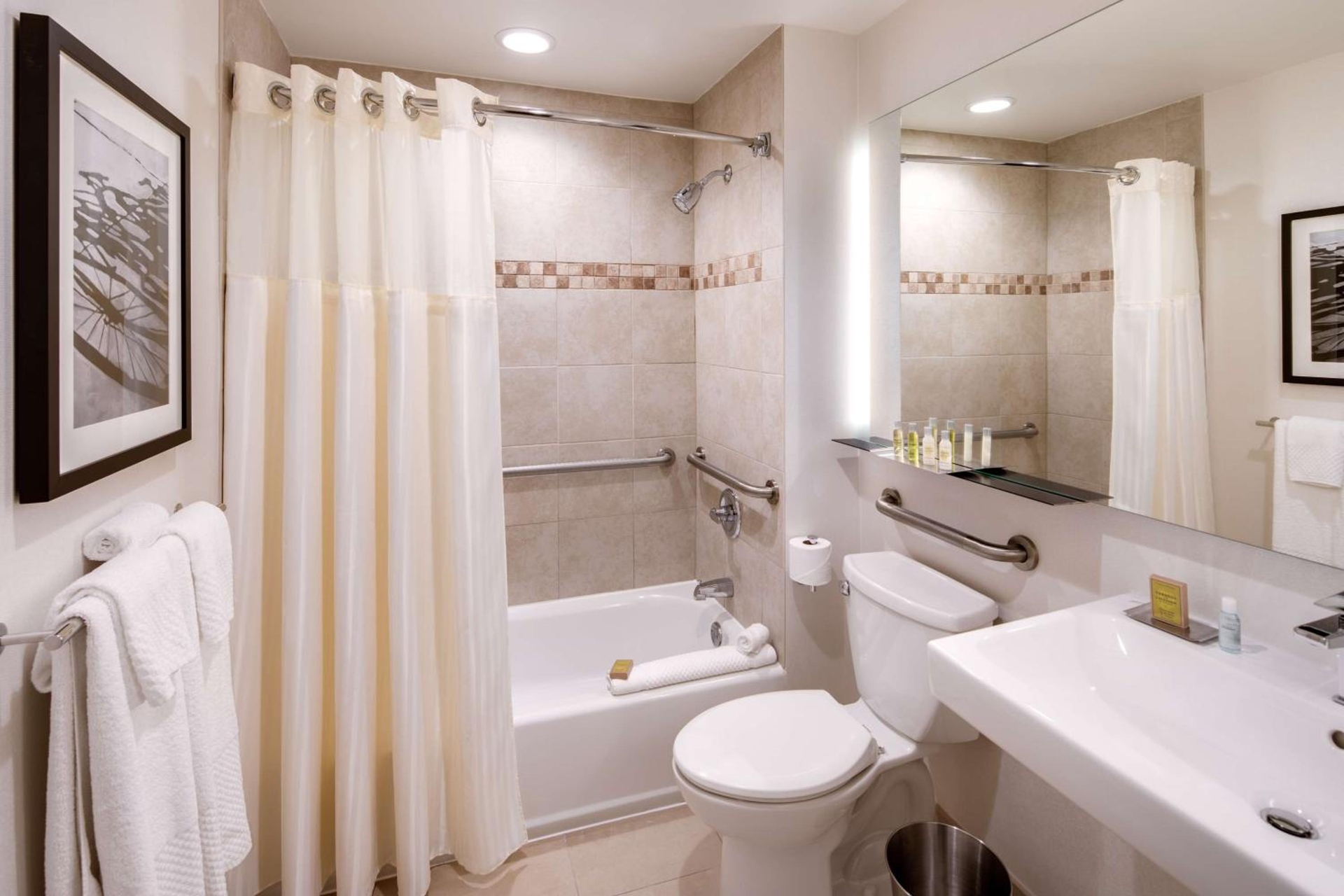 Foto de DoubleTree by Hilton Hotel & Suites Jersey City
