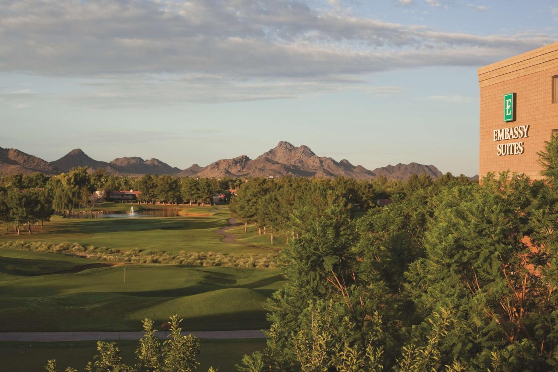 Embassy Suites by Hilton Phoenix Scottsdale, Phoenix