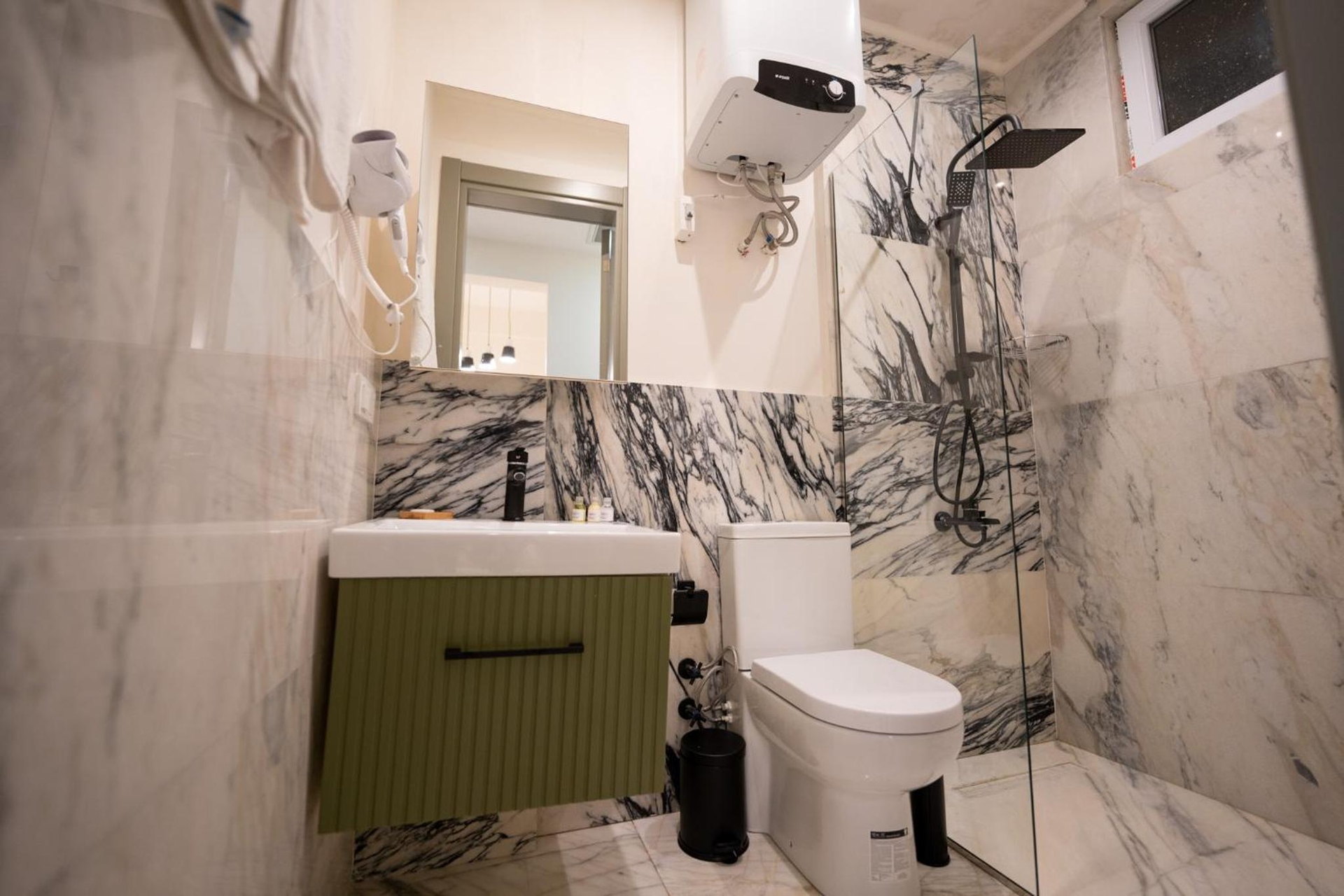 Foto de Monev Suites Hotel