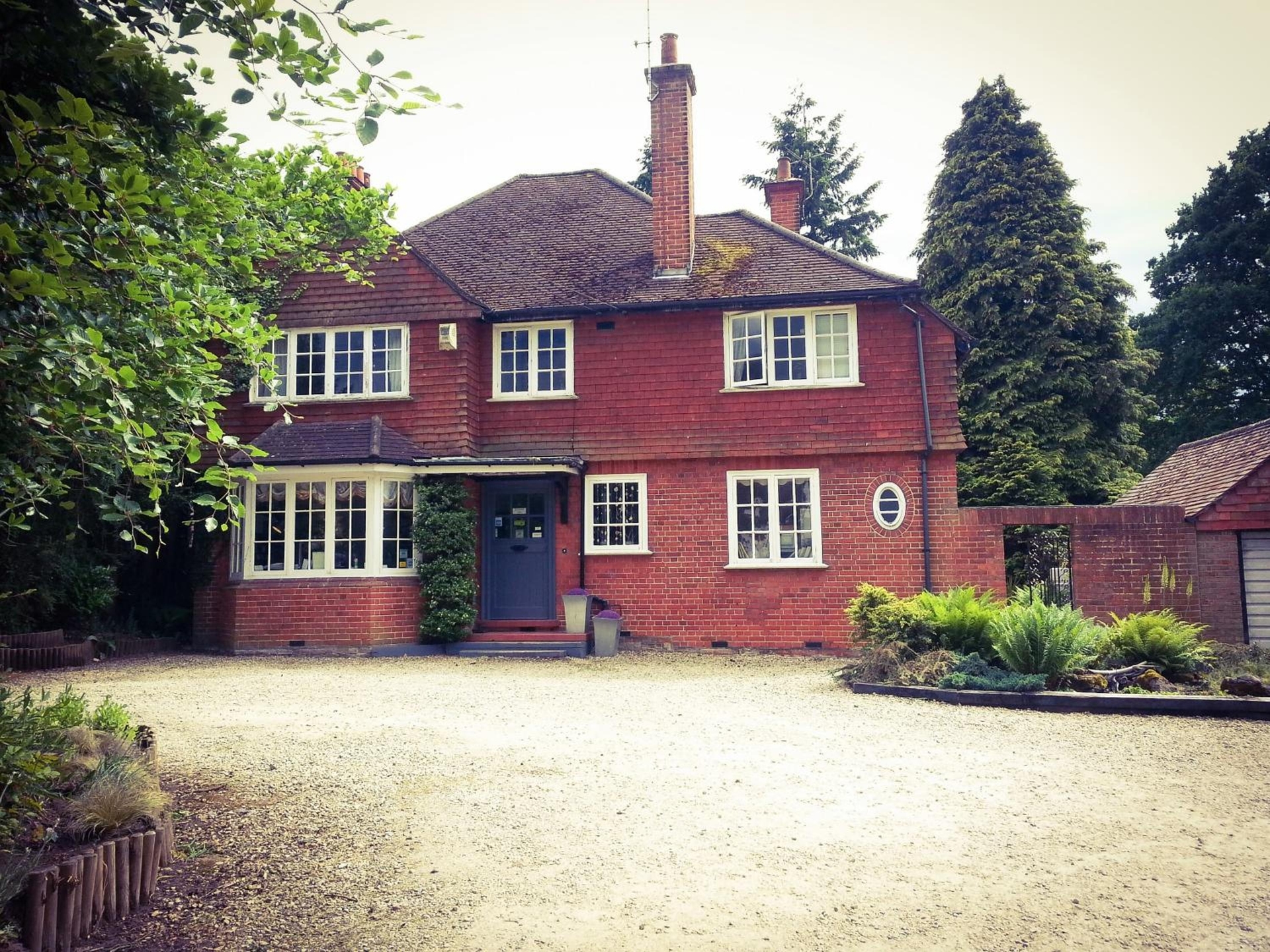 Rosemead Guest House, Claygate