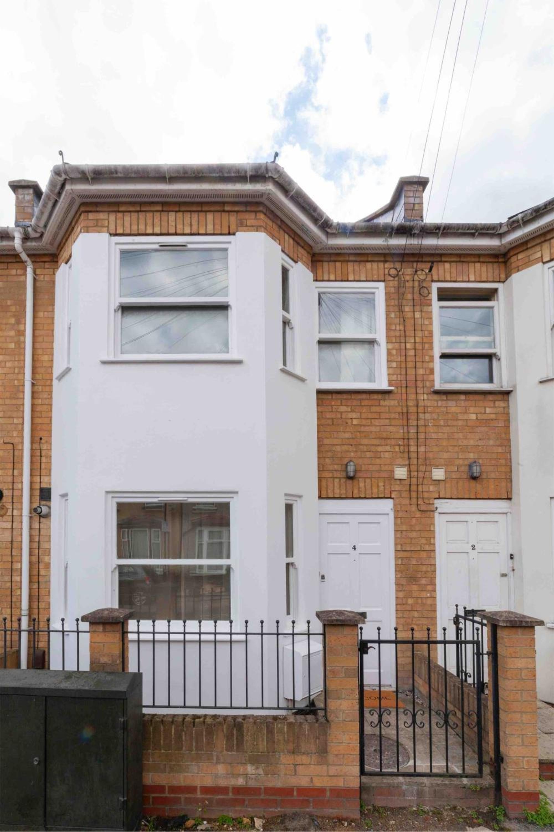Arte Stays Serviced Houses Stratford - 3 Bedrooms 2 Bathrooms Houses London, Stratford, Maryland, Free Parking, Garden, Weekly or Monthly Stays - up to 8 g, London