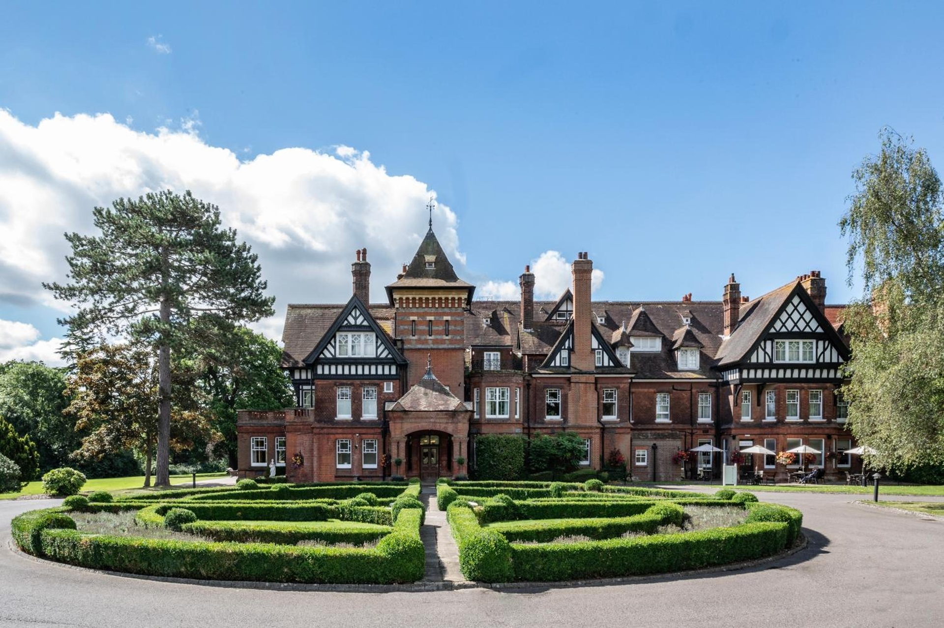 Woodlands Park Hotel, Cobham
