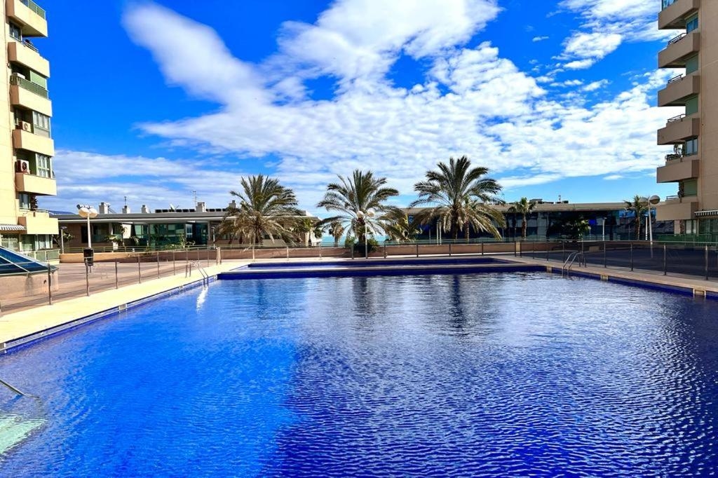 Apartamento dos habitaciones primera línea de playa, Valencia