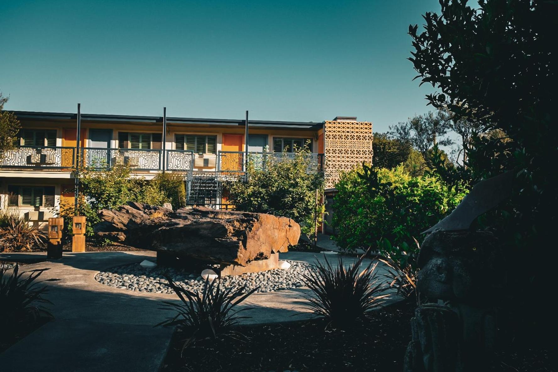 The Astro, Santa Rosa
